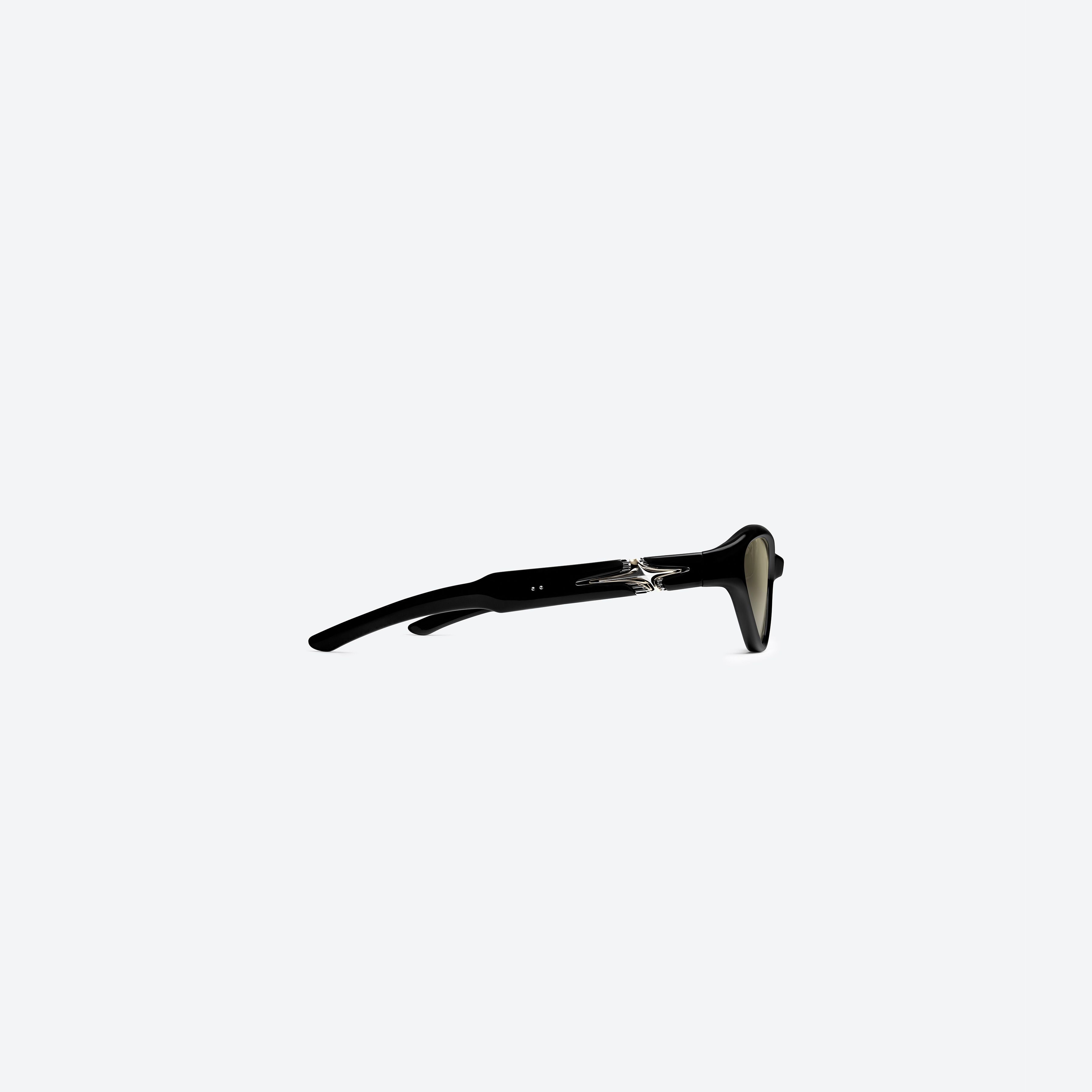 A detailed right view of Gentle Monster Rage 01 Black Mixed framed Cat-eye glasses.