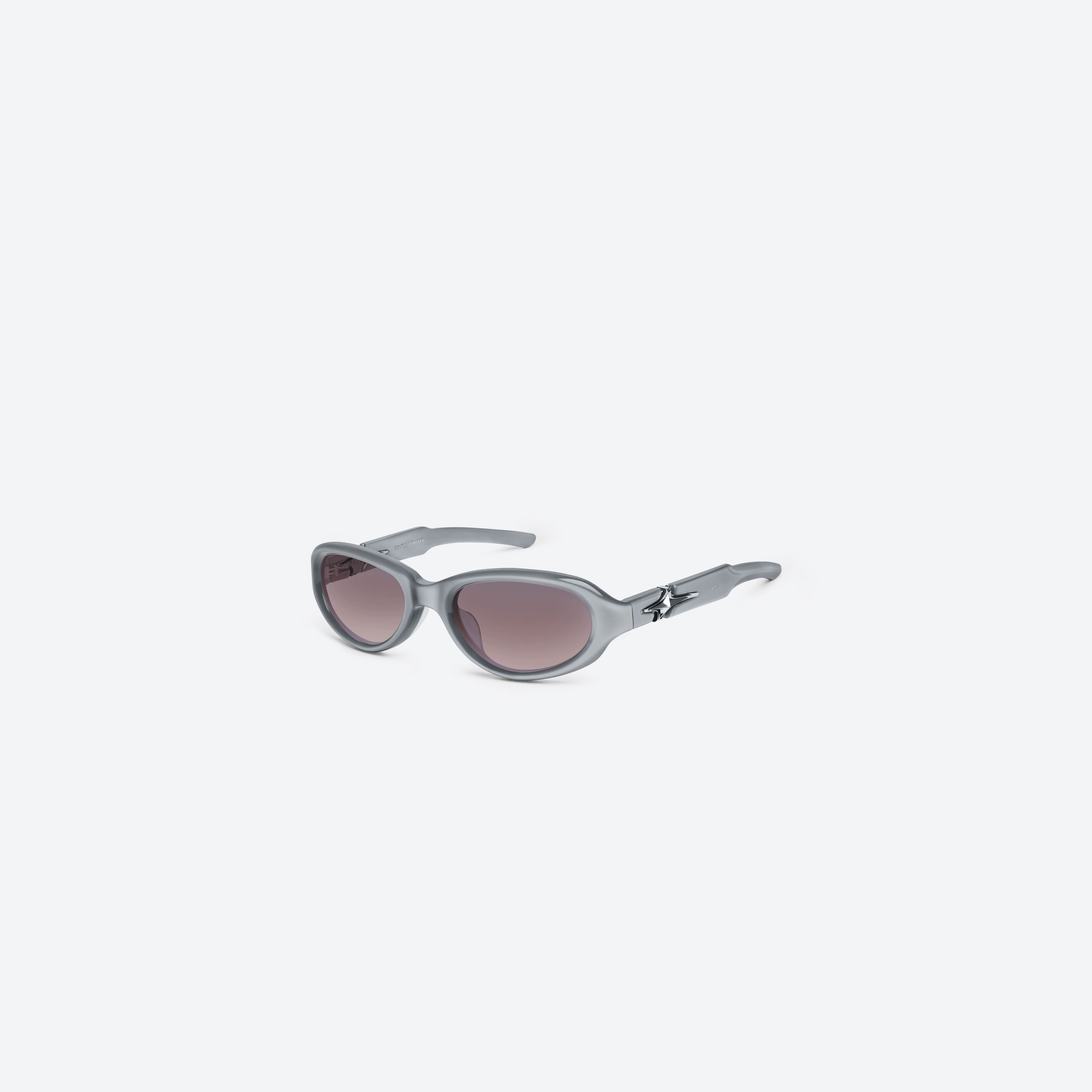 45-degree view of Gentle Monster Soma G13 Gray Mixed framed Round glasses.