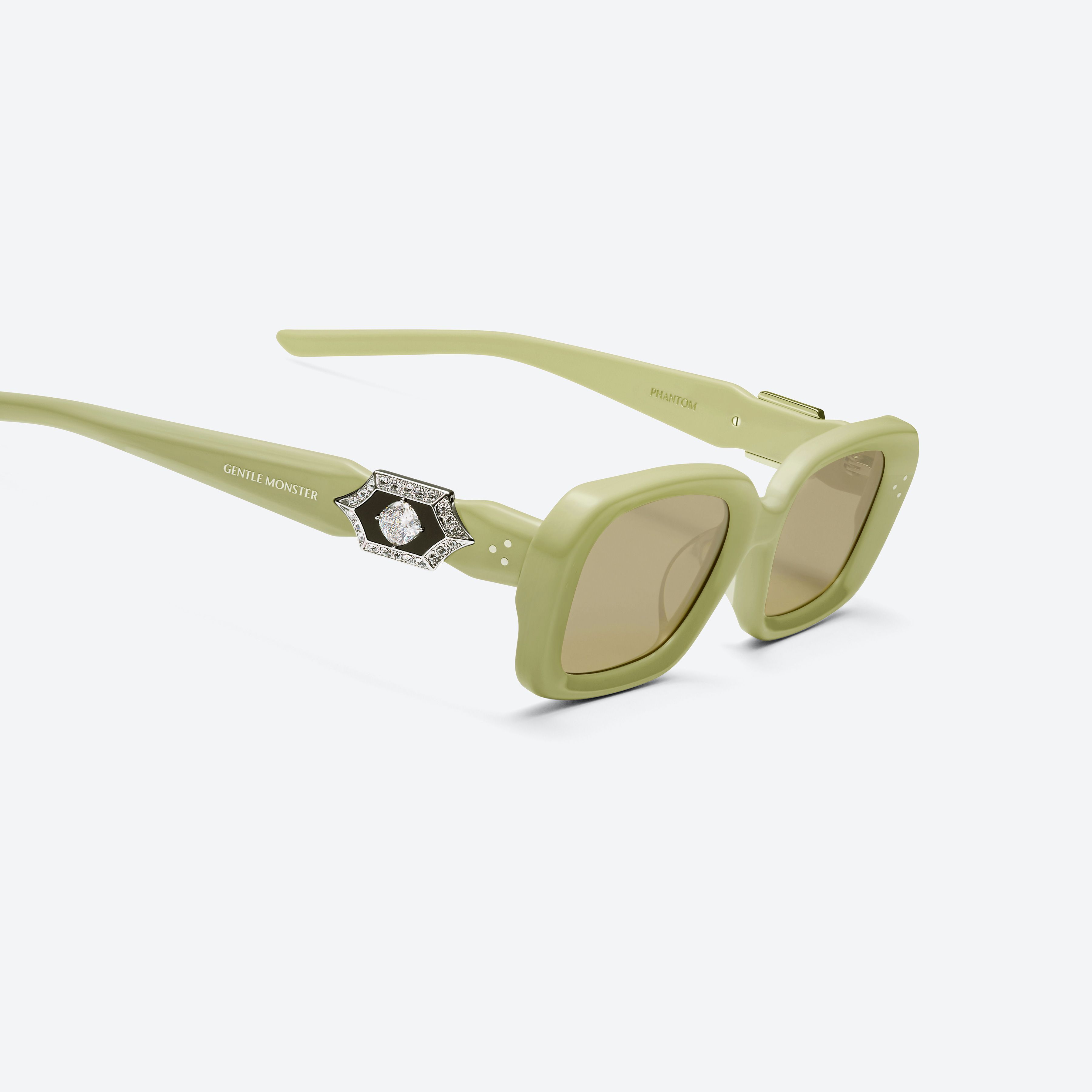 45-degree detailed view of Gentle Monster Phantom GR9 Green Acetate framed Square sunglasses.