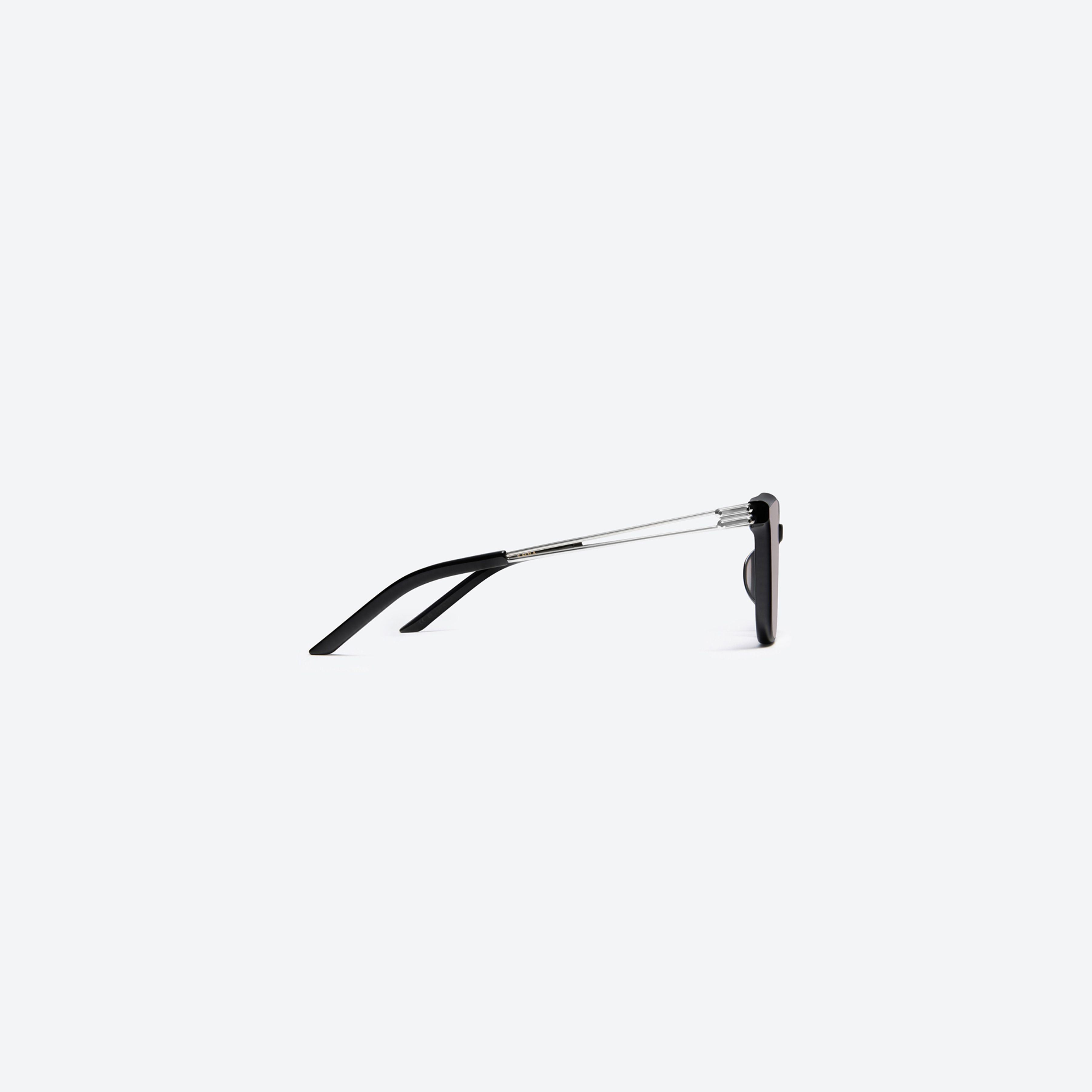 A detailed right view of Gentle Monster La Sola 01(G) Black Mixed framed Square sunglasses.