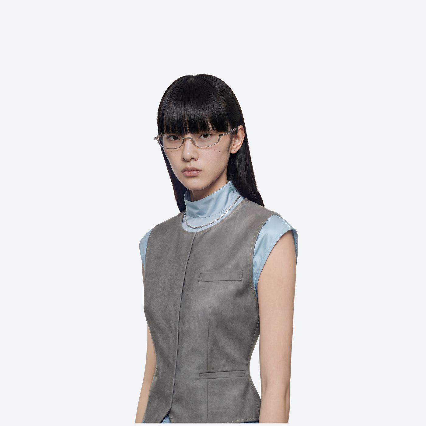 Model wearing the Vert 02 Silver Metal framed Square glasses.