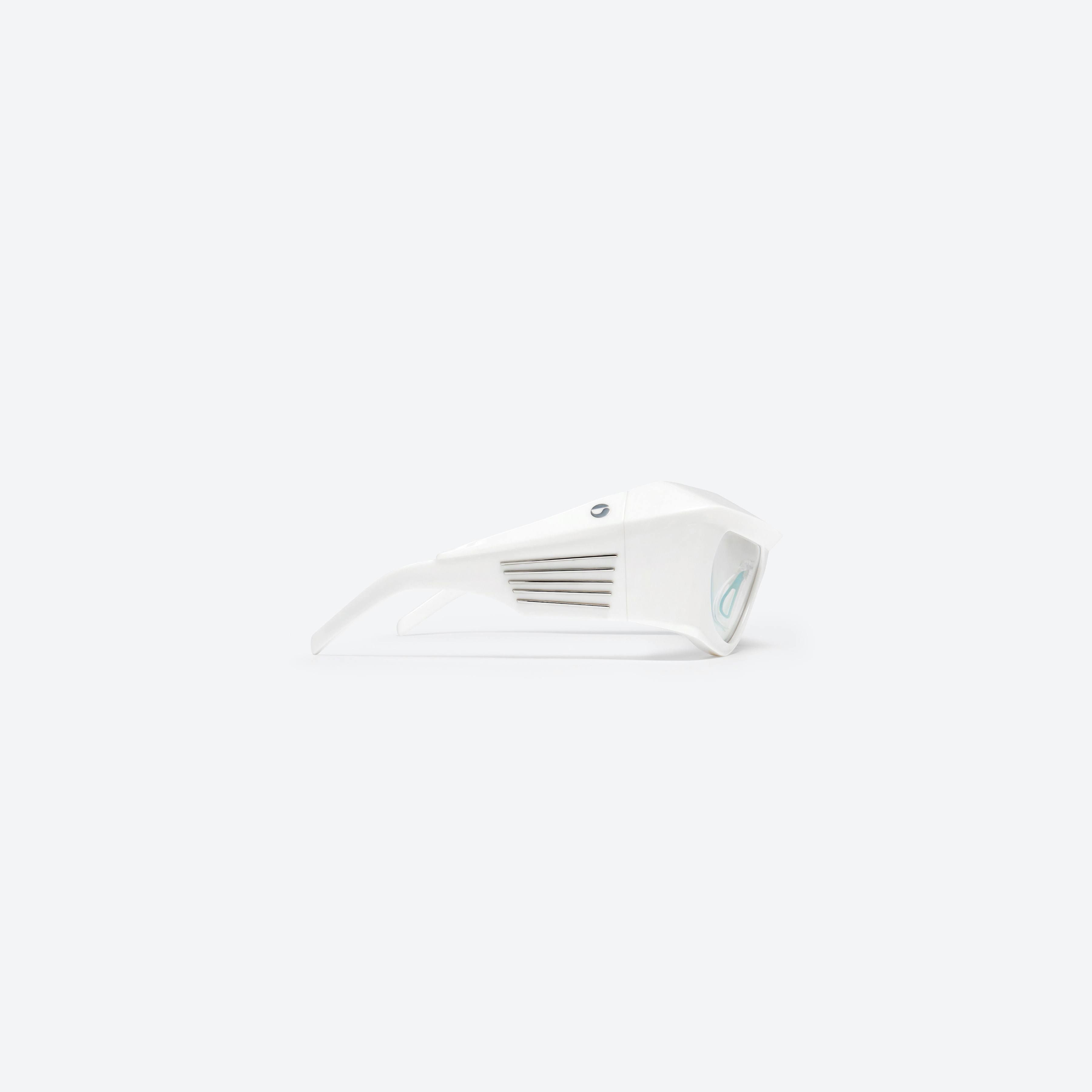 A detailed right view of Gentle Monster Coperni - 5G BOLD W2 White Acetate framed Wraparound sunglasses.