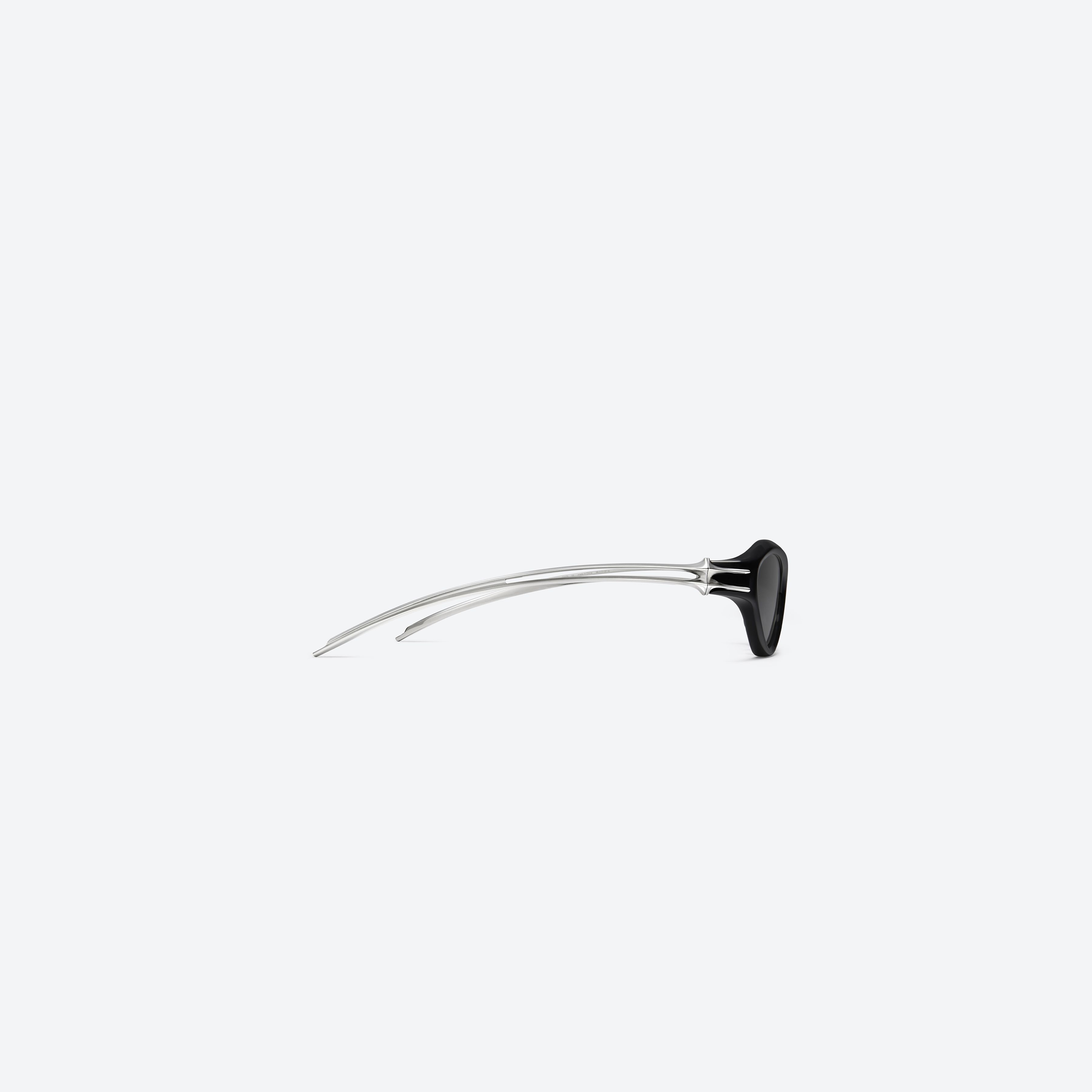 A detailed right view of Gentle Monster Sequence 01 Black Mixed framed Wraparound sunglasses.