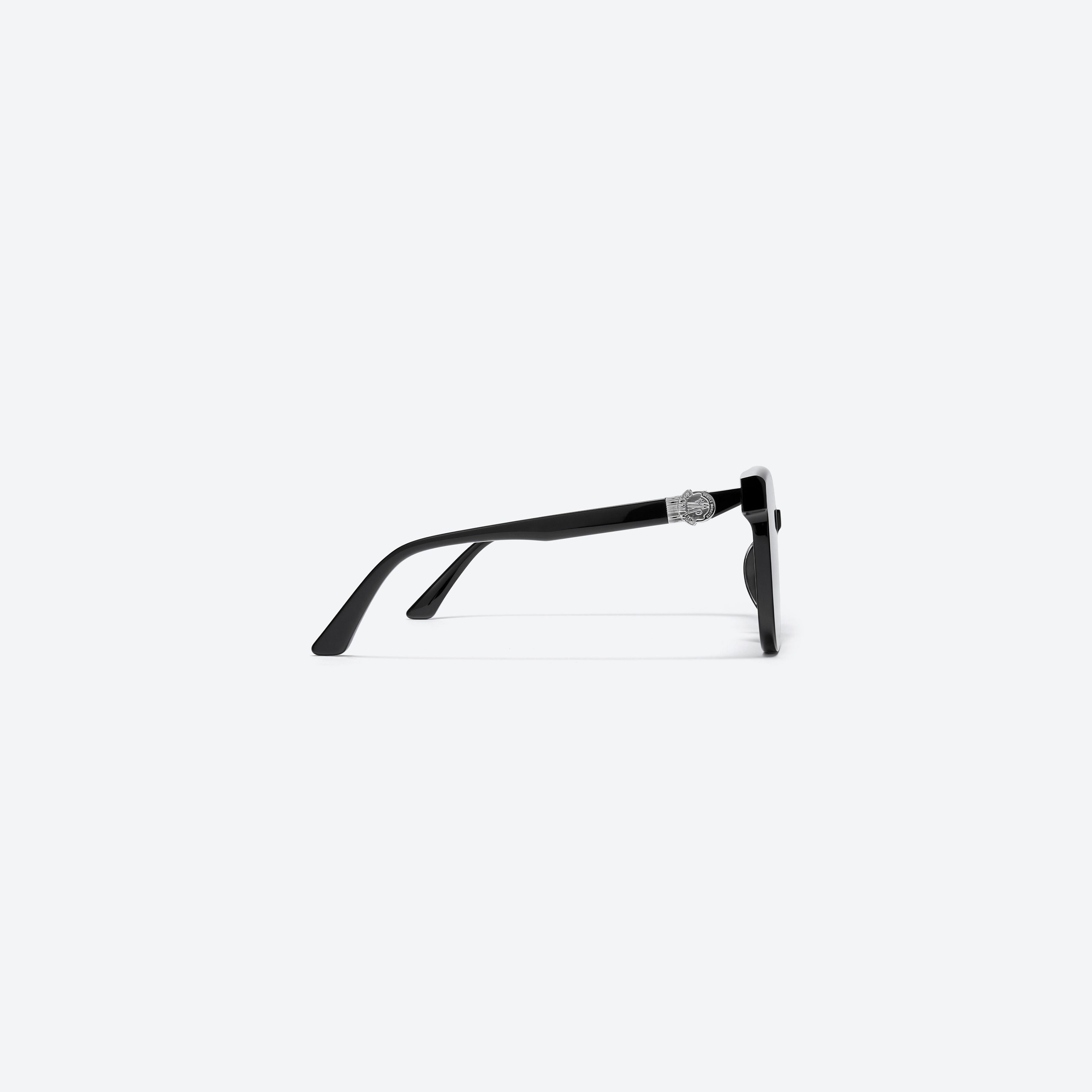 A detailed right view of Gentle Monster Moncler - Swipe 4 01 Black Mixed framed Square sunglasses.