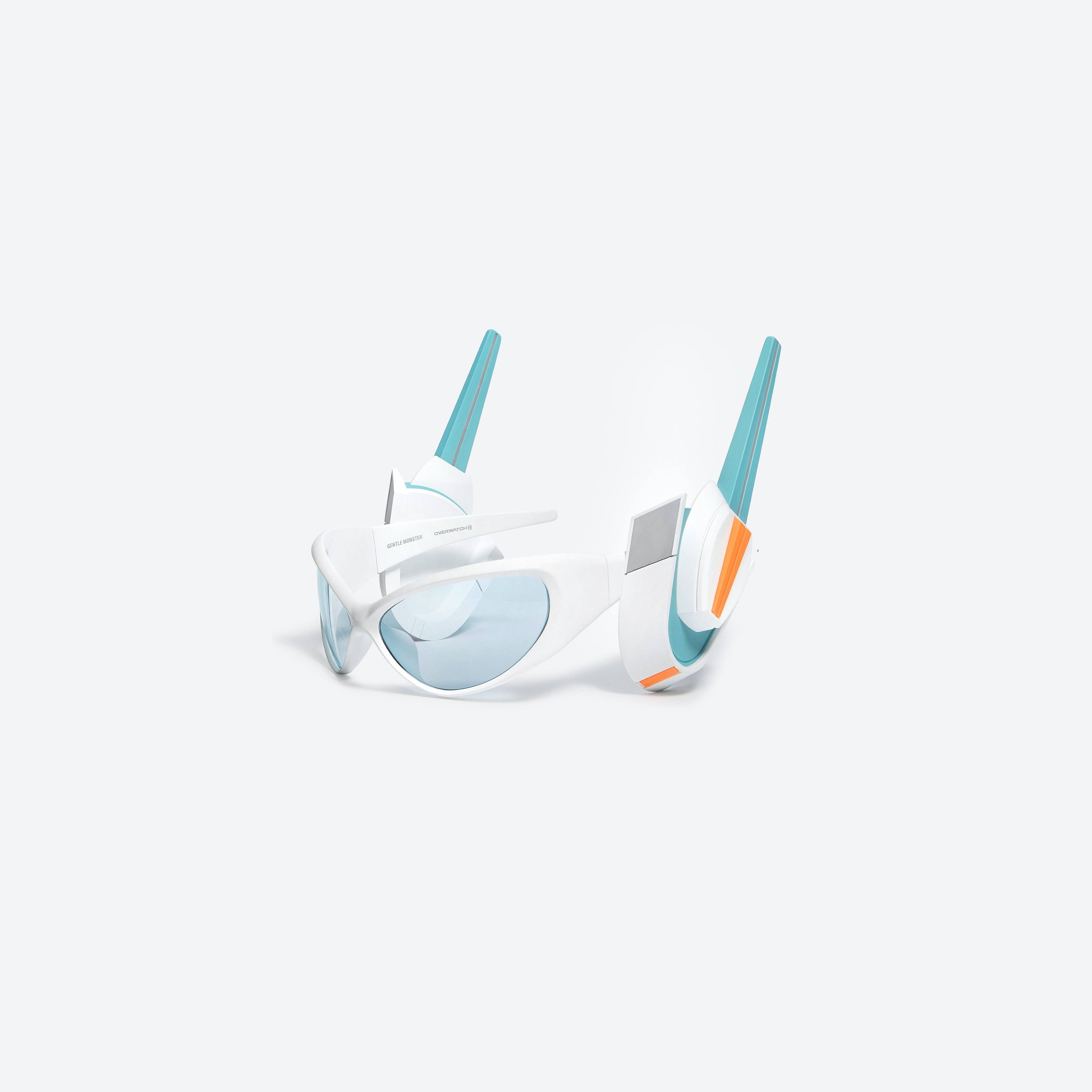 45-degree view of Gentle Monster Overwatch - Tokki WM White Acetate framed Wraparound sunglasses.