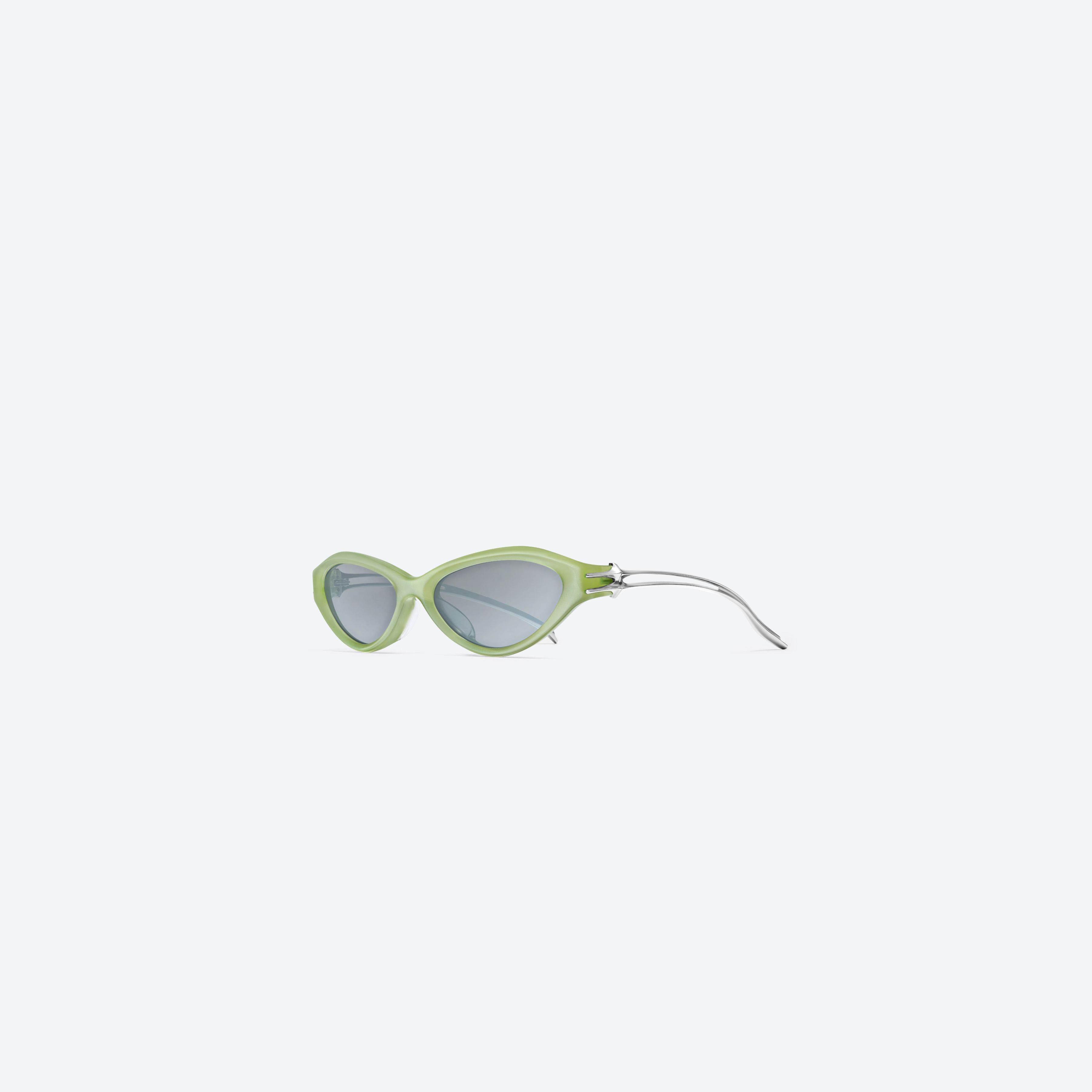 45-degree view of Gentle Monster Sequence GRC6 Green Mixed framed Wraparound sunglasses.