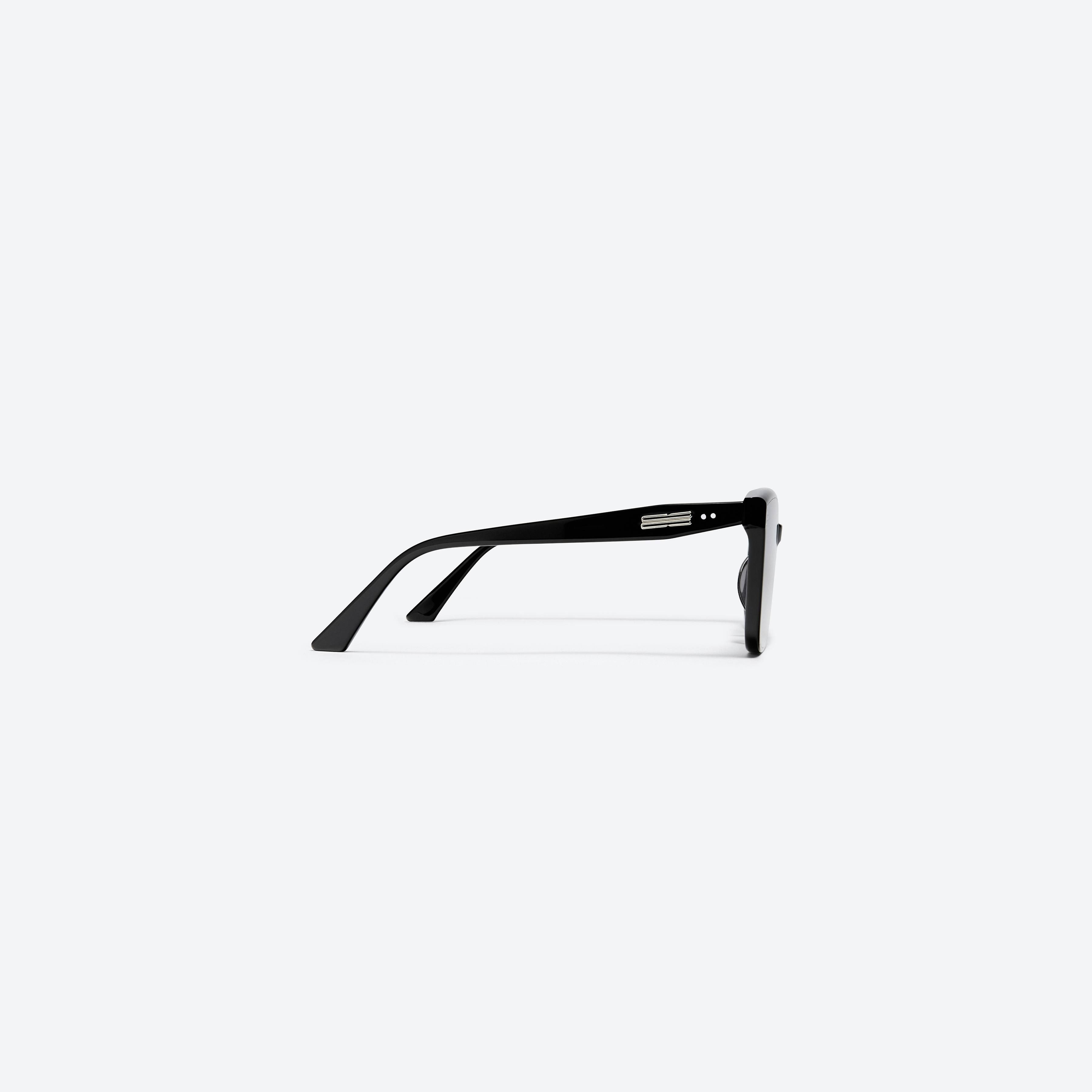 A detailed right view of Gentle Monster PALETTE.S 01 Black Acetate framed Square sunglasses.