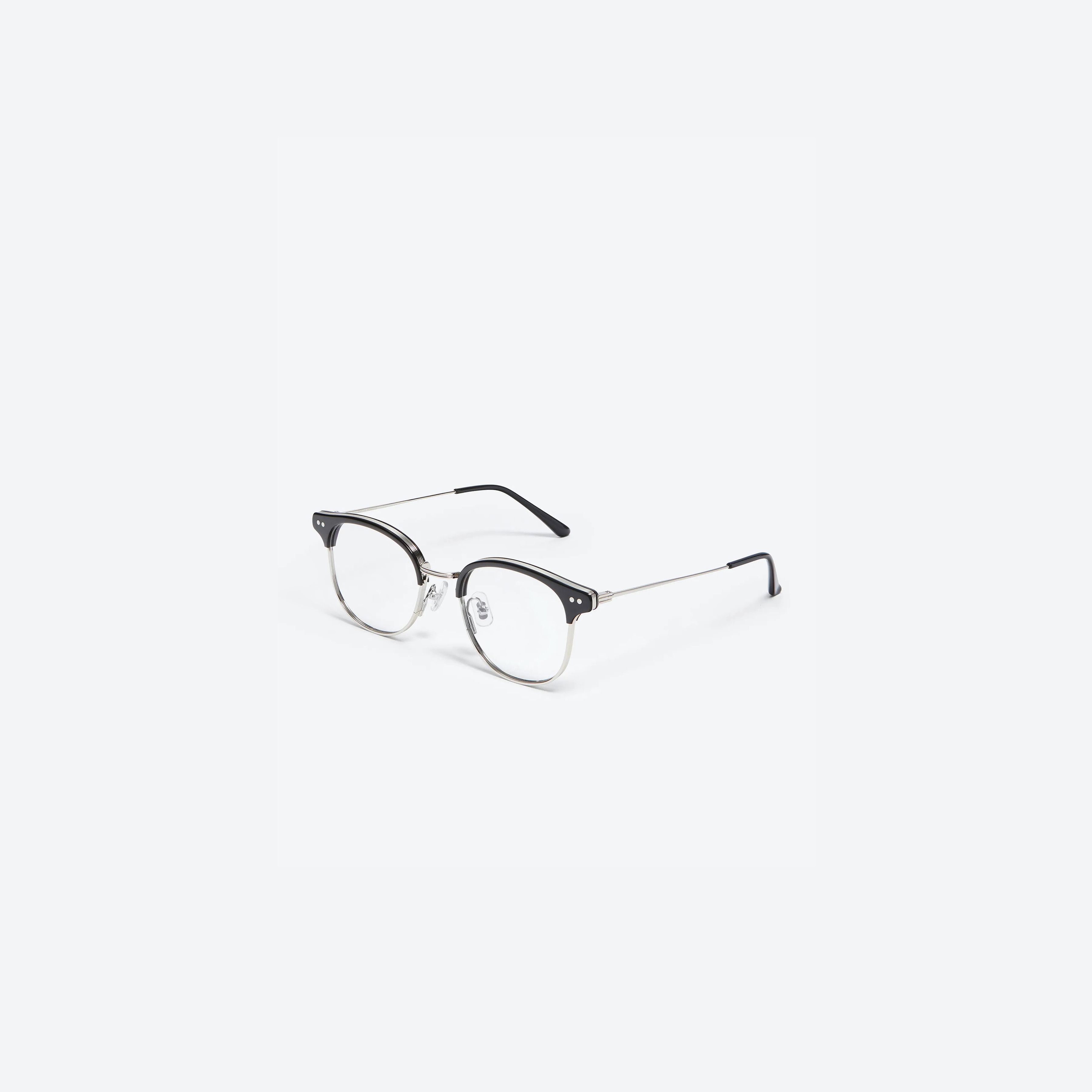 45-degree view of Gentle Monster Alio 01 Black Mixed framed Square glasses.