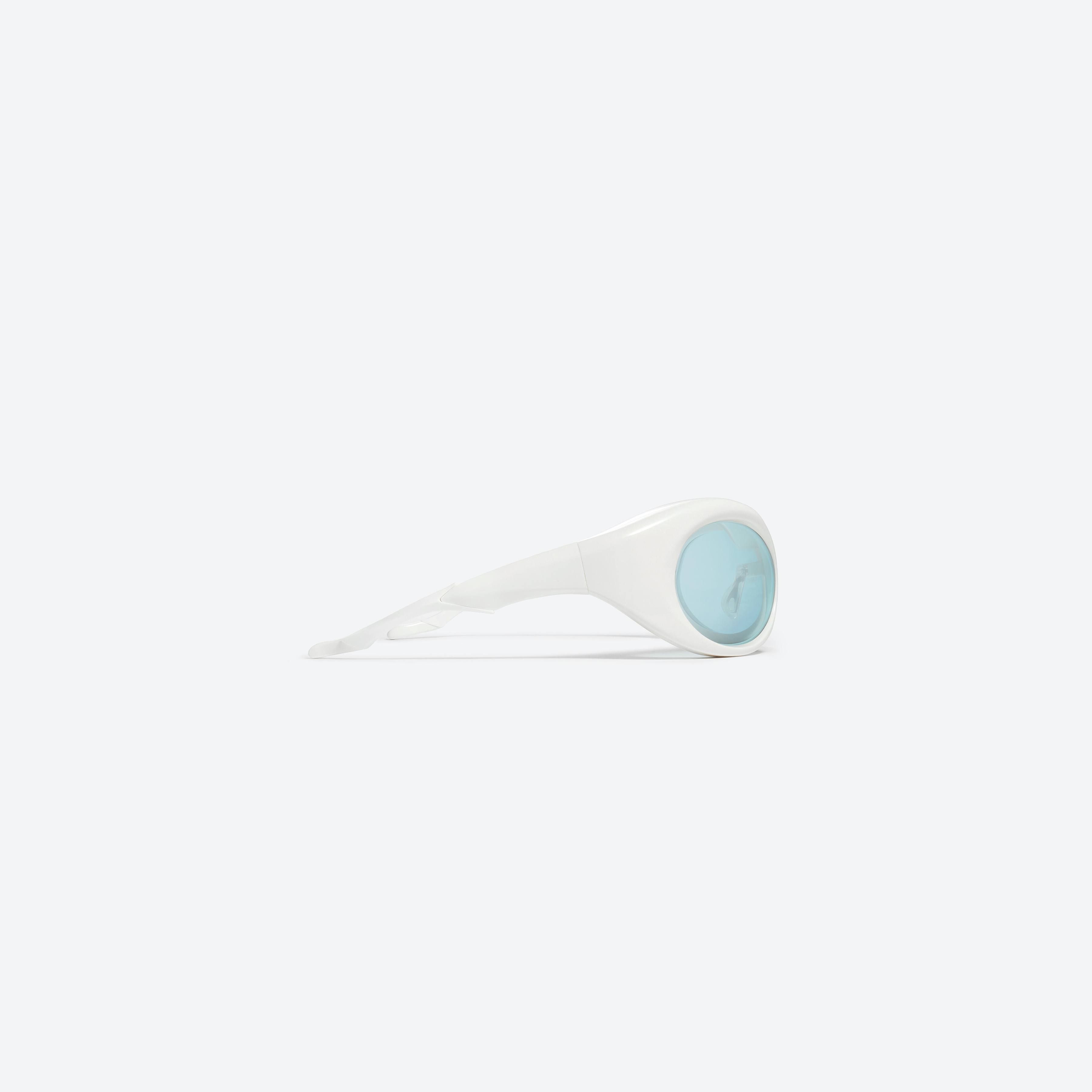 A detailed right view of Gentle Monster Maison Margiela - MM001 W2(BL) White Acetate framed Wraparound sunglasses.