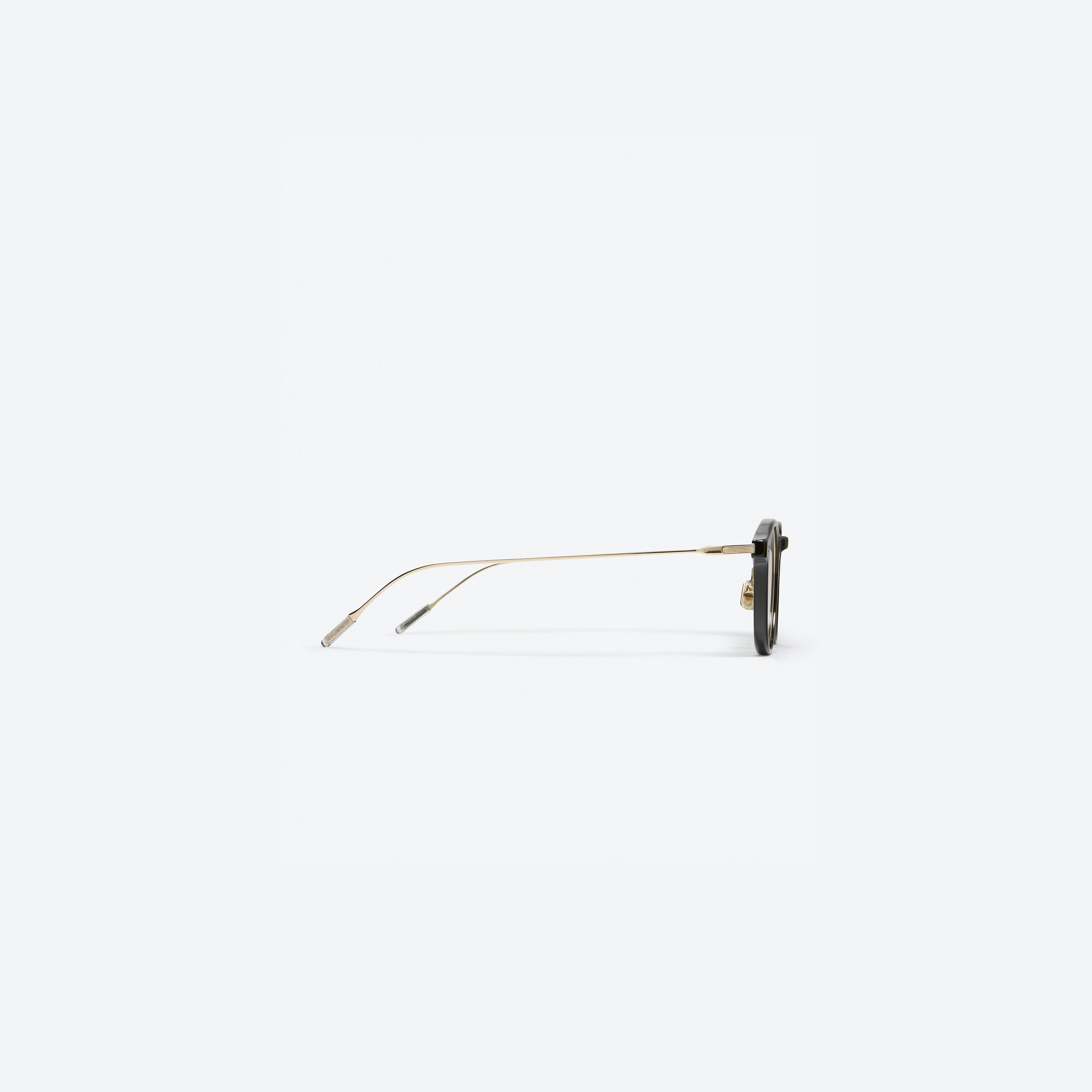 A detailed right view of Gentle Monster Harry 01 Black Mixed framed Square glasses.