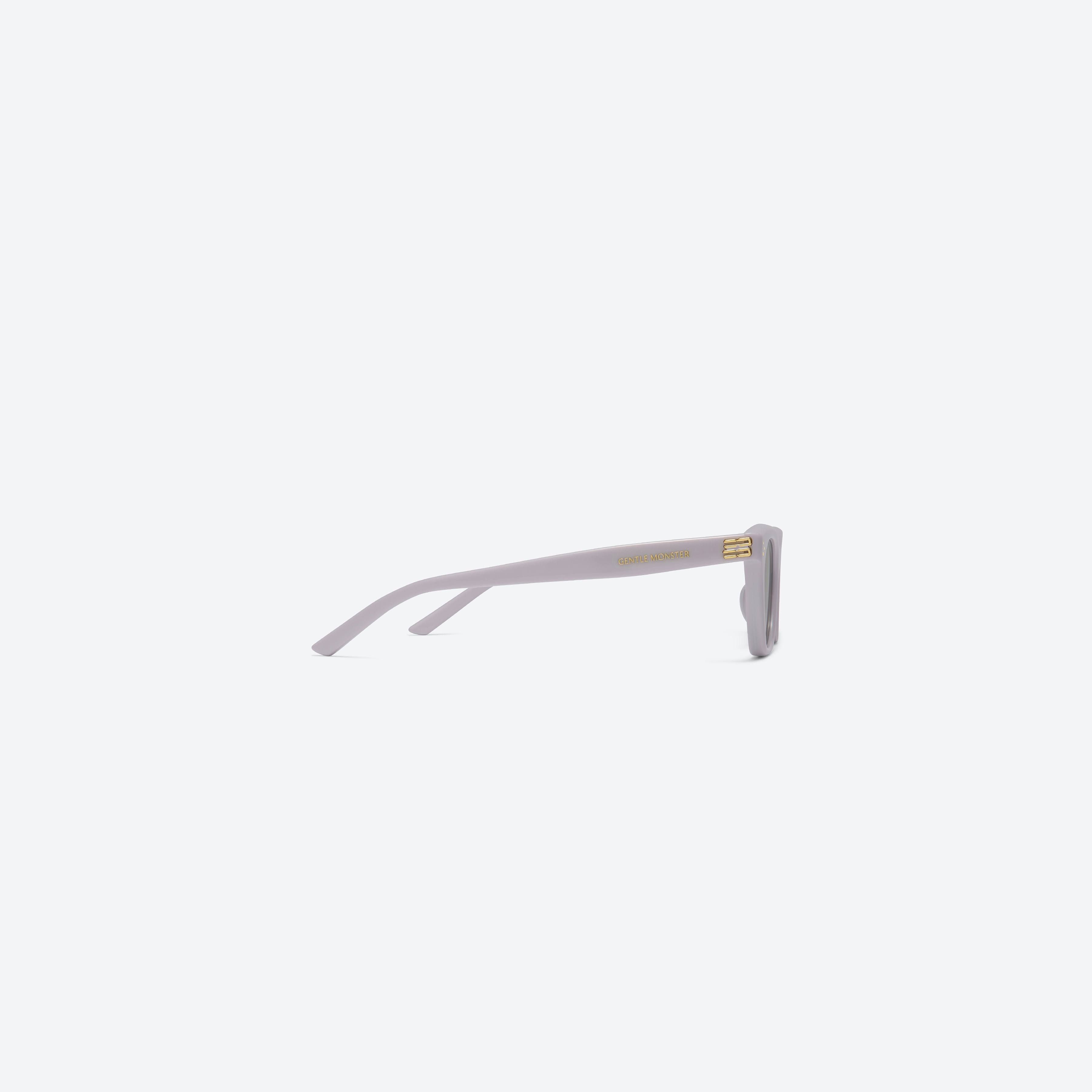 A detailed right view of Gentle Monster GISELE V4 Purple Acetate framed Cat-eye sunglasses.
