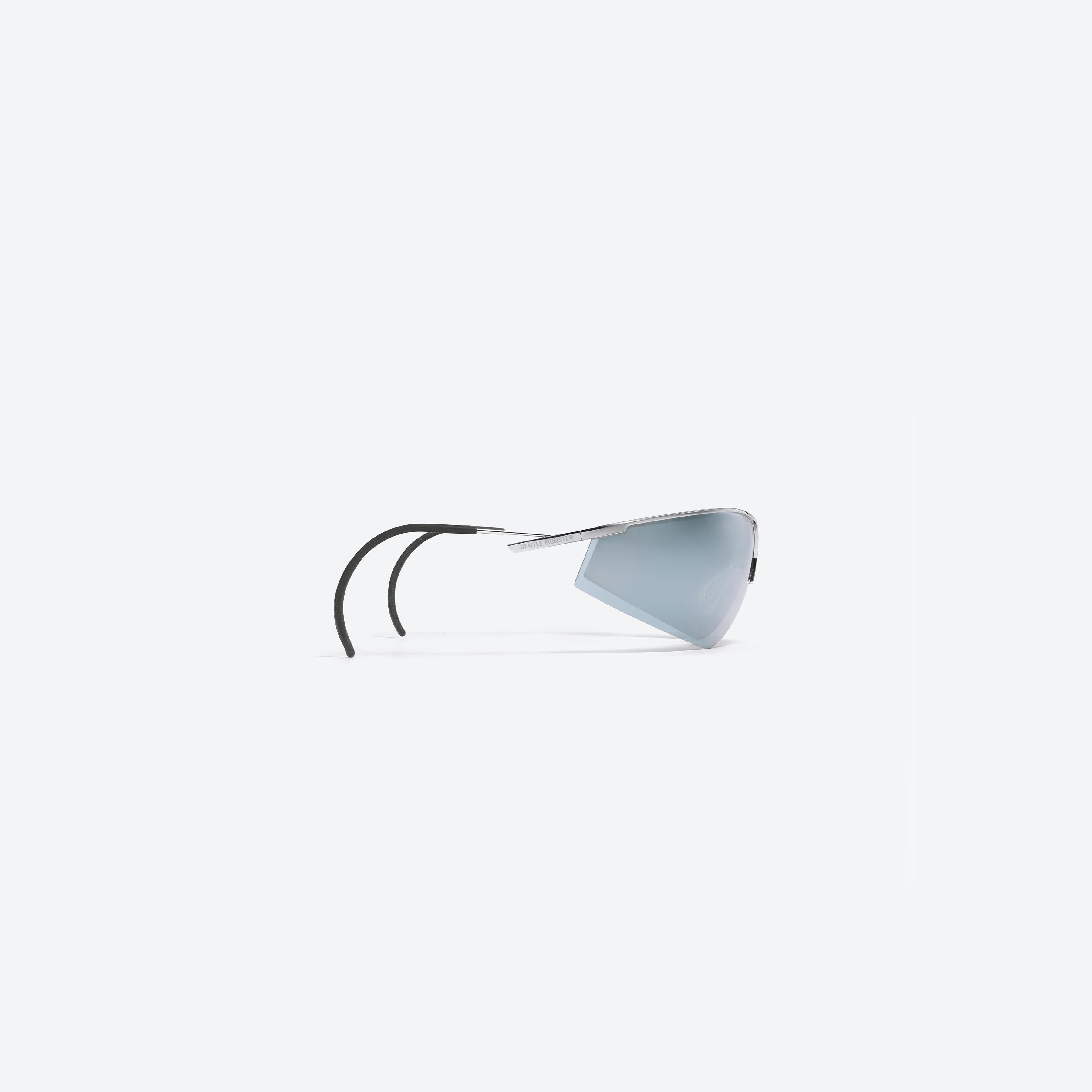 A detailed right view of Gentle Monster Marine Serre - Visionizer I 02(1M) Silver Metal framed Wraparound sunglasses.