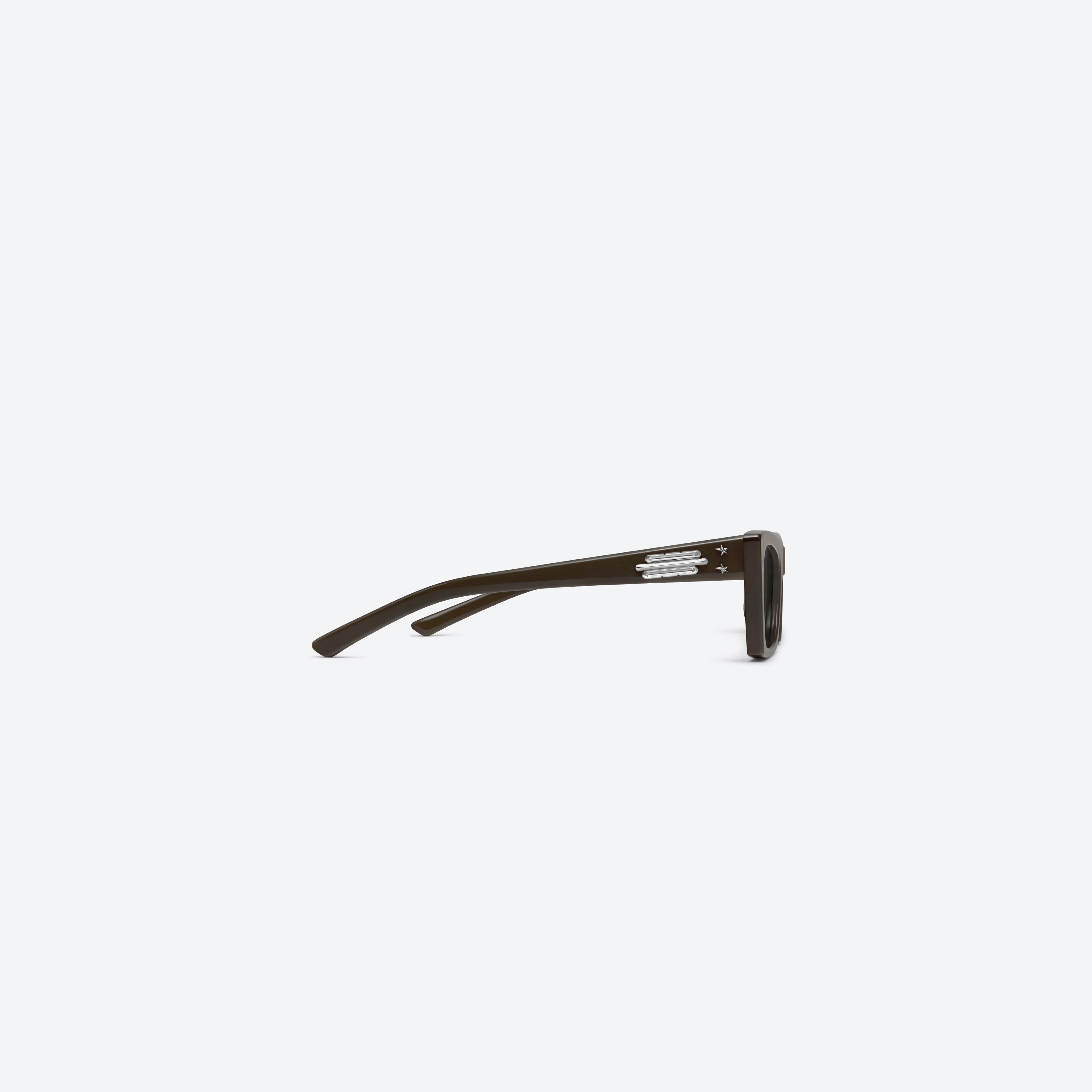A detailed right view of Gentle Monster BABY PONY BR3 Brown Acetate framed Cat-eye sunglasses.