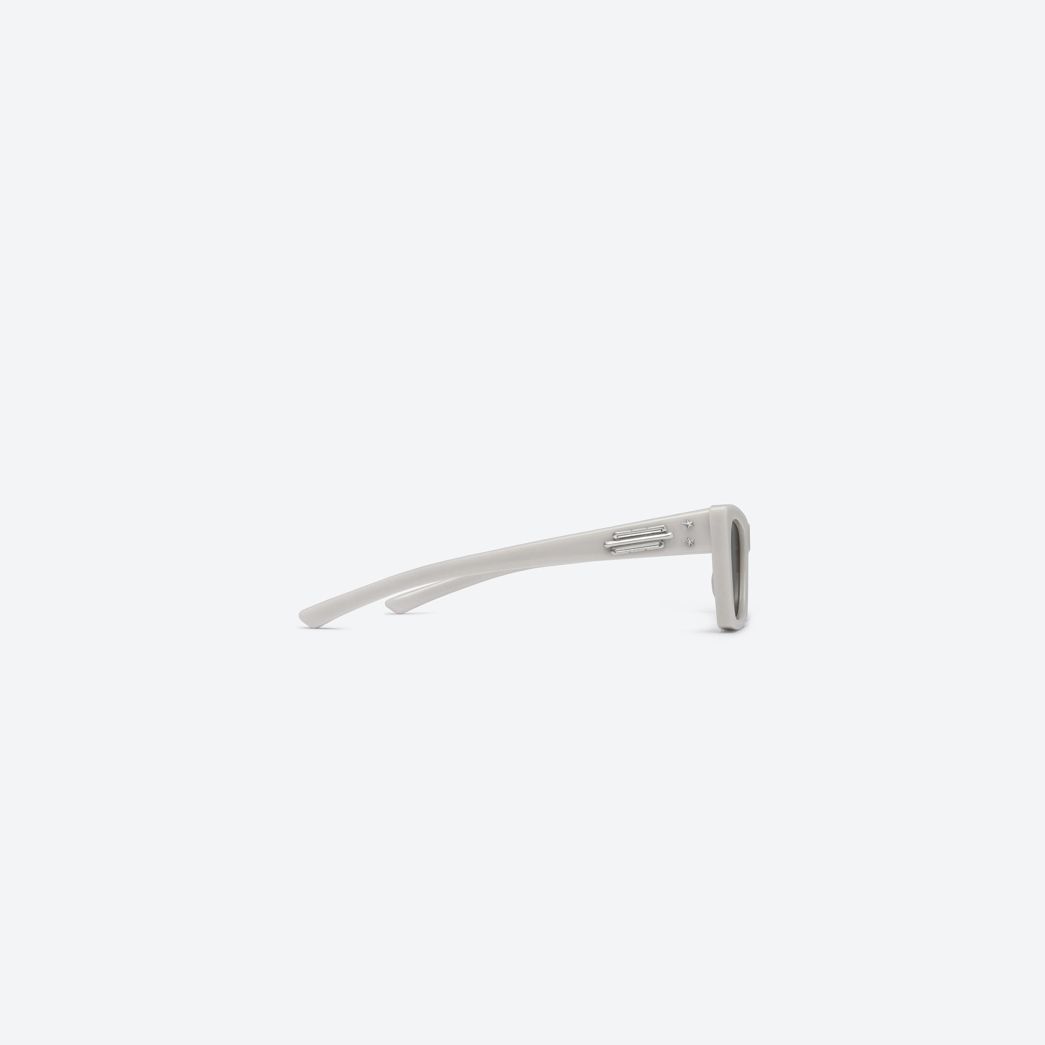 A detailed right view of Gentle Monster Jennie - Baby Pony G7 Gray Acetate framed Cat-eye sunglasses.
