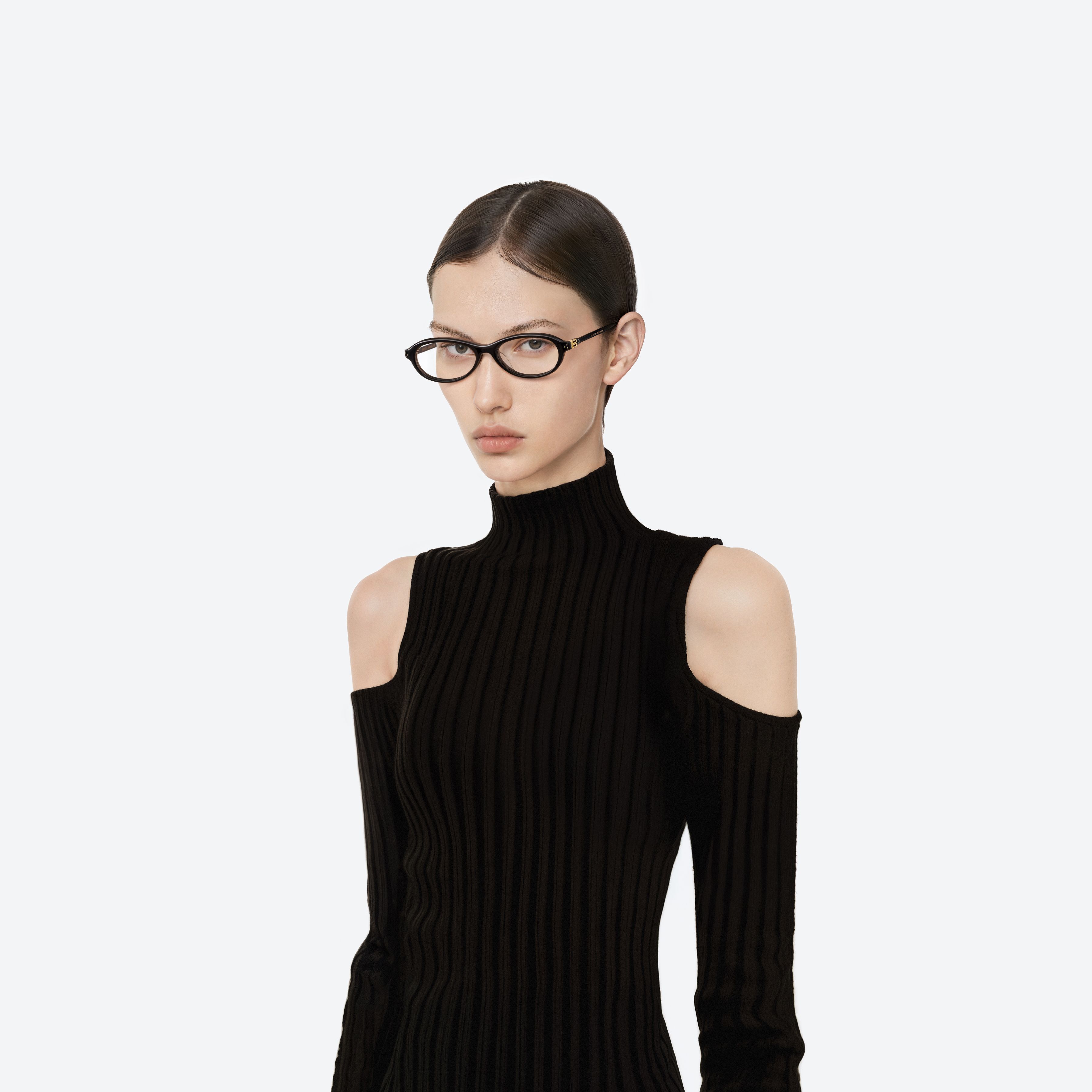 Model wearing the Be Slo 01(Light-Adaptive) Black Acetate framed Aviator glasses.