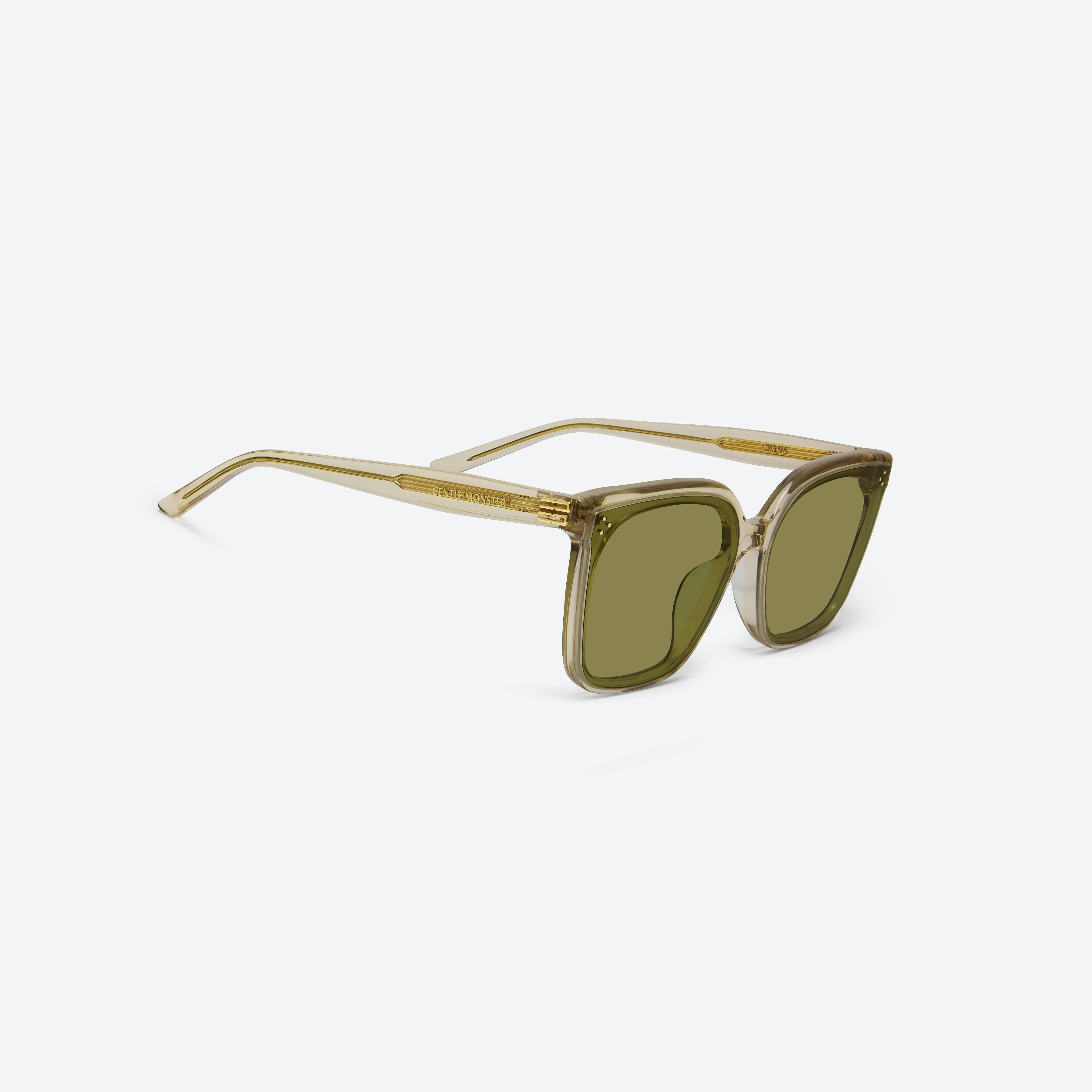 45-degree detailed view of Gentle Monster Piana BRC18 Brown Acetate framed Square sunglasses.
