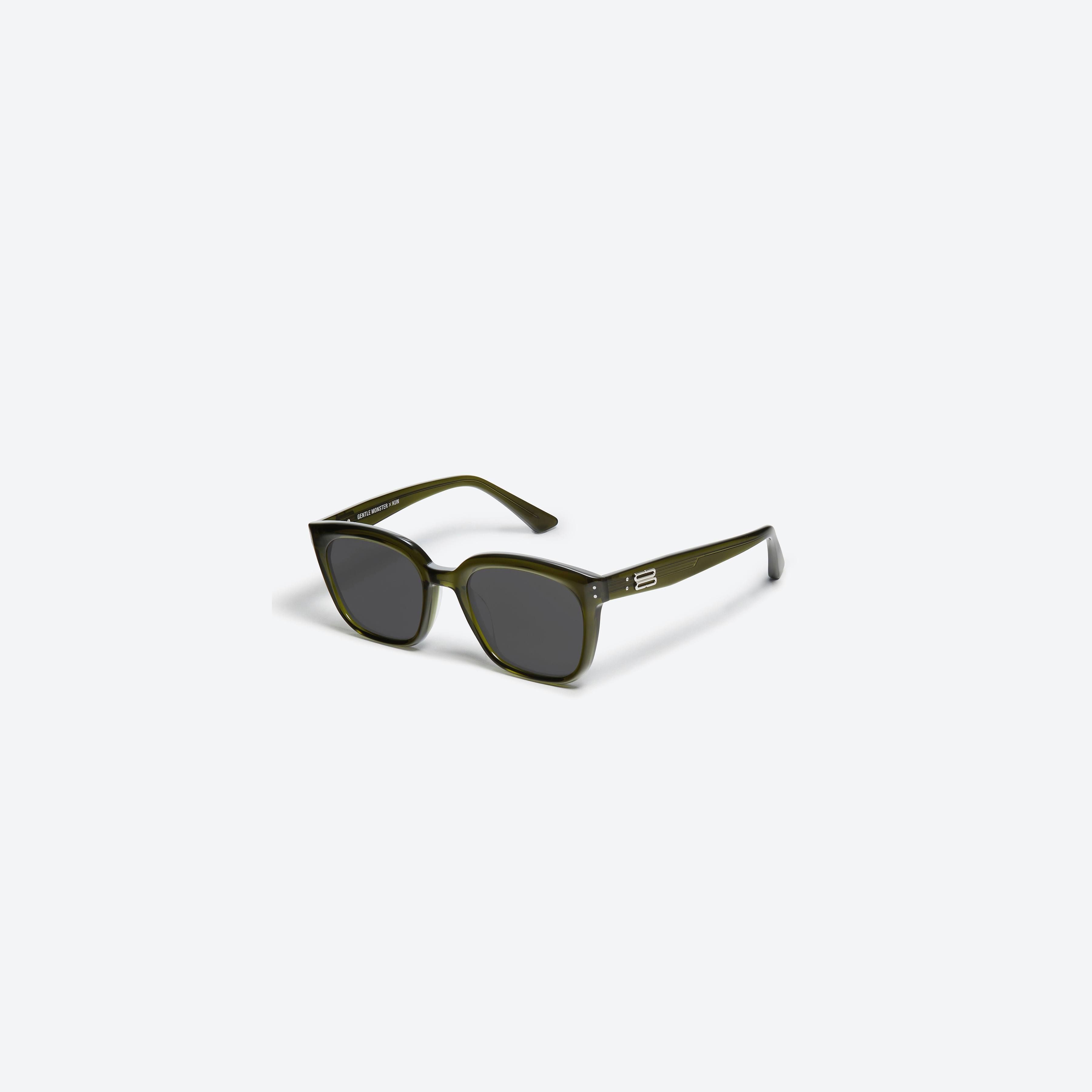 GENTLE MONSTER KUN 0004 ブラックサングラス KUN - 0004 01 | Gentle Monster