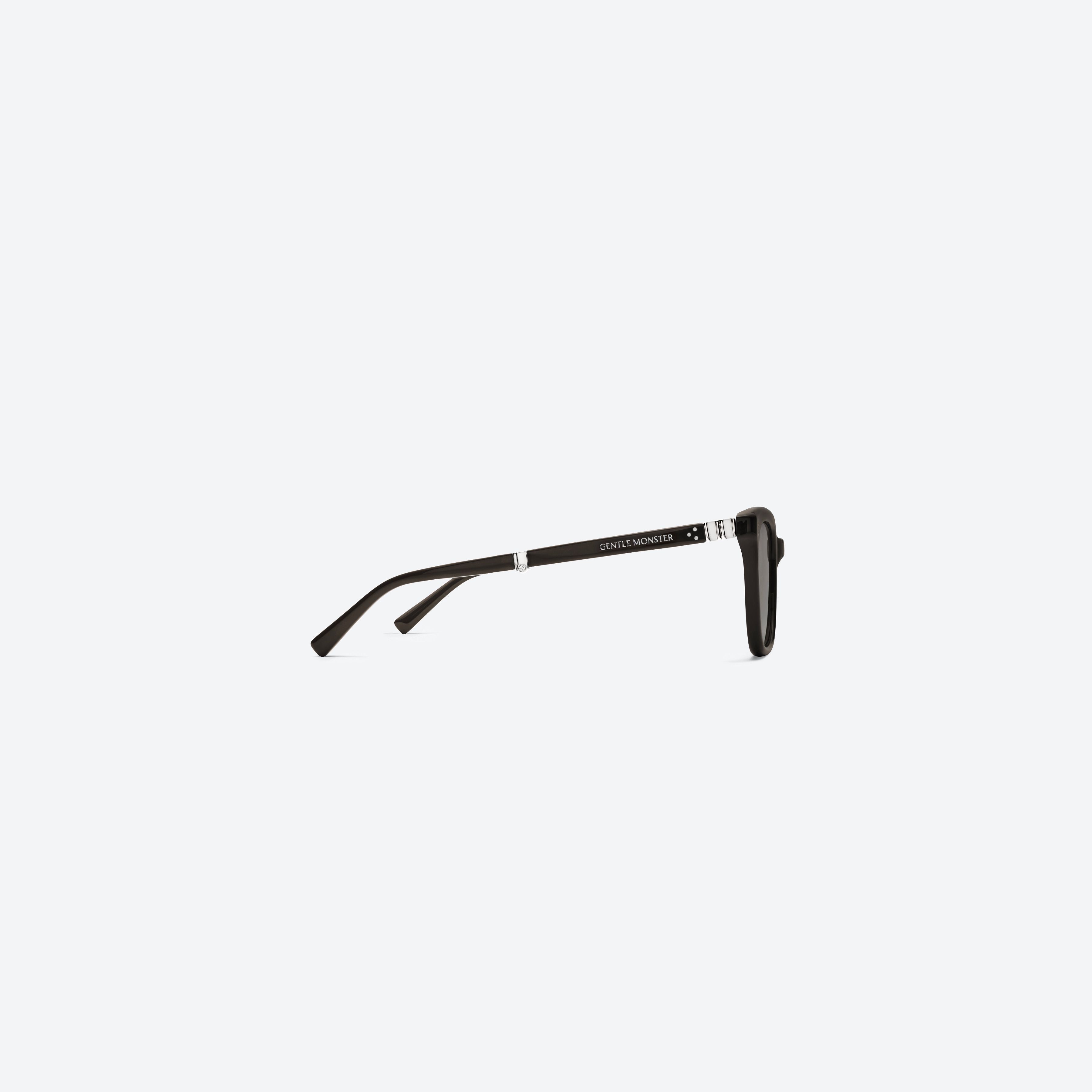A detailed right view of Gentle Monster MATINY BR3 Brown Mixed framed Square sunglasses.