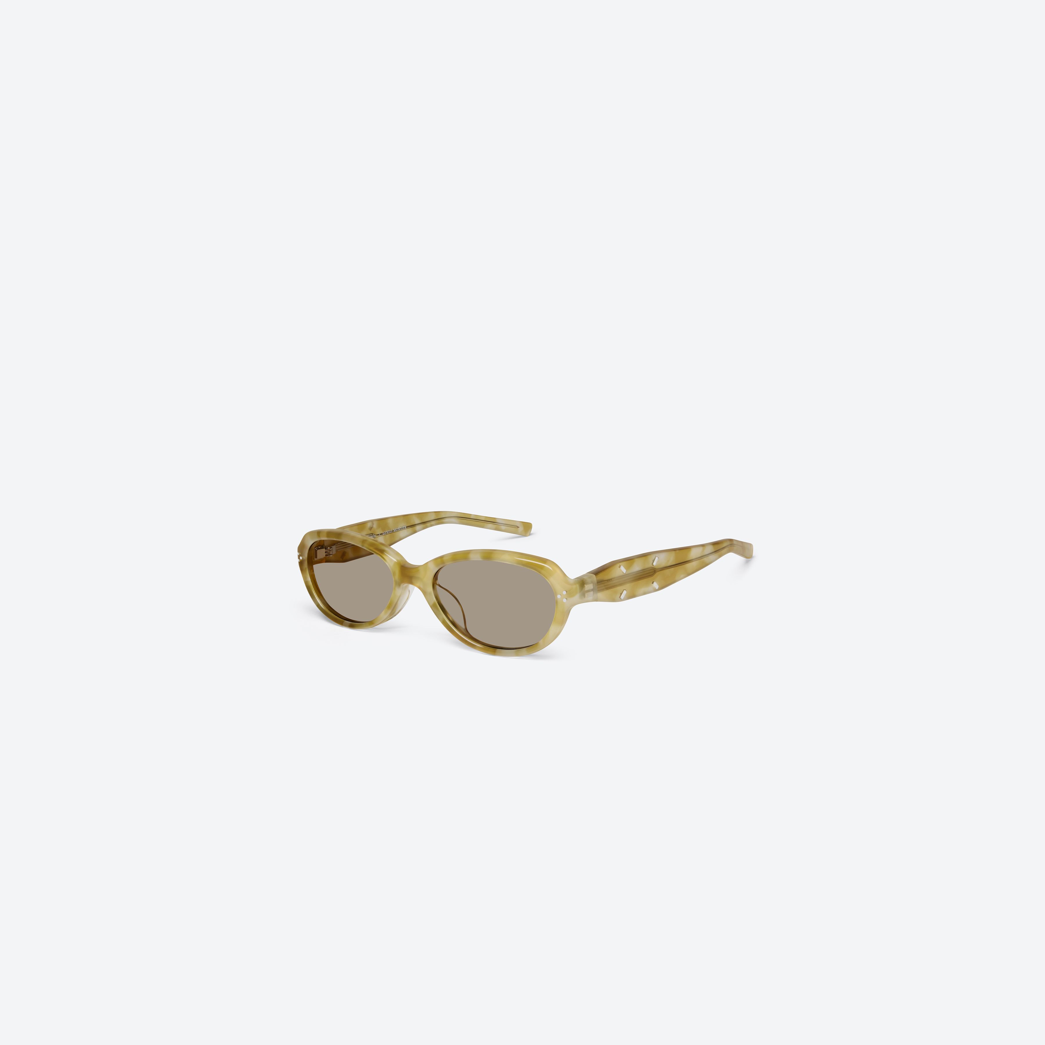 45-degree view of Gentle Monster Maison Margiela - MM304 T13 Tortoise Acetate framed Aviator sunglasses.