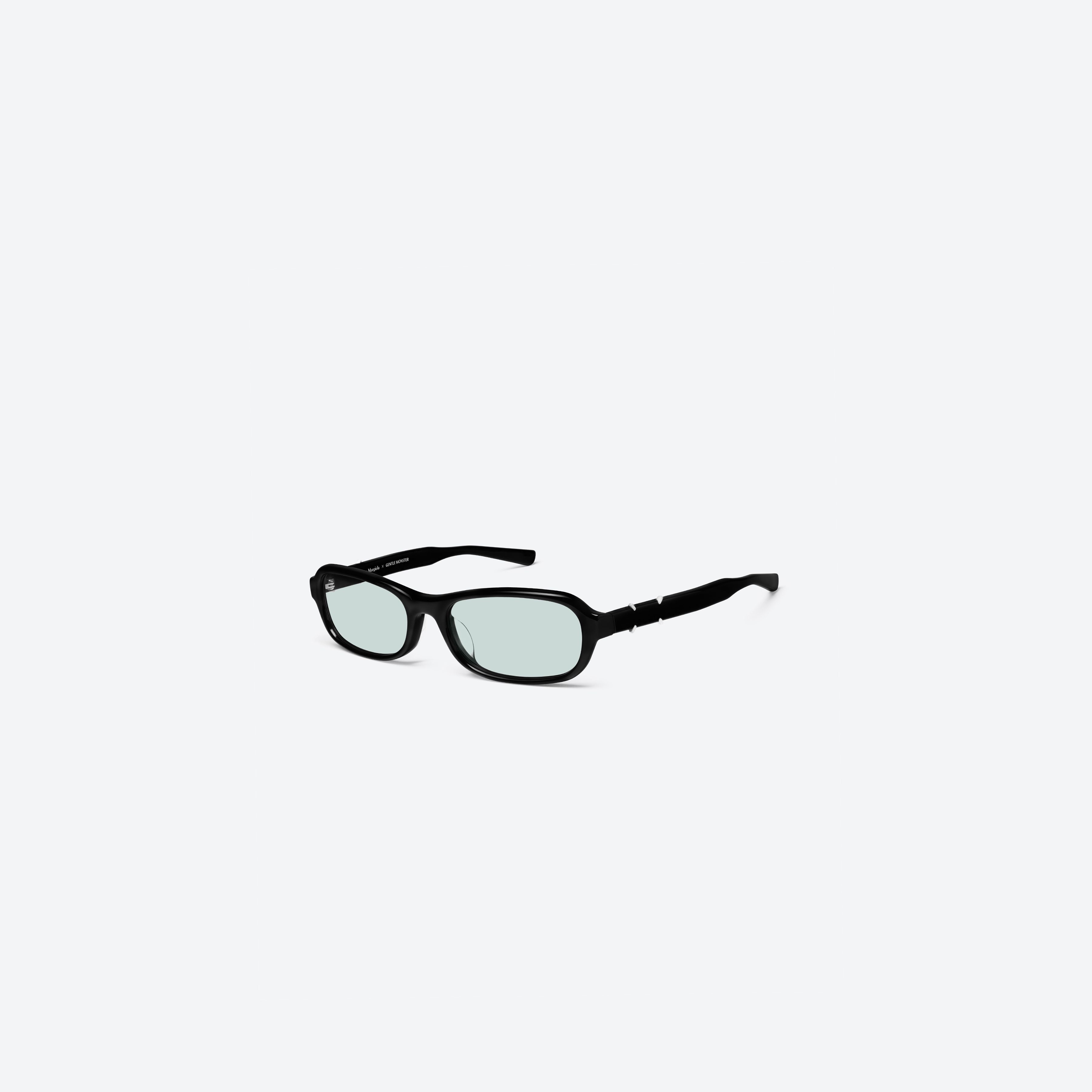 45-degree view of Gentle Monster Maison Margiela - MM314 01 Black Acetate framed Aviator sunglasses.