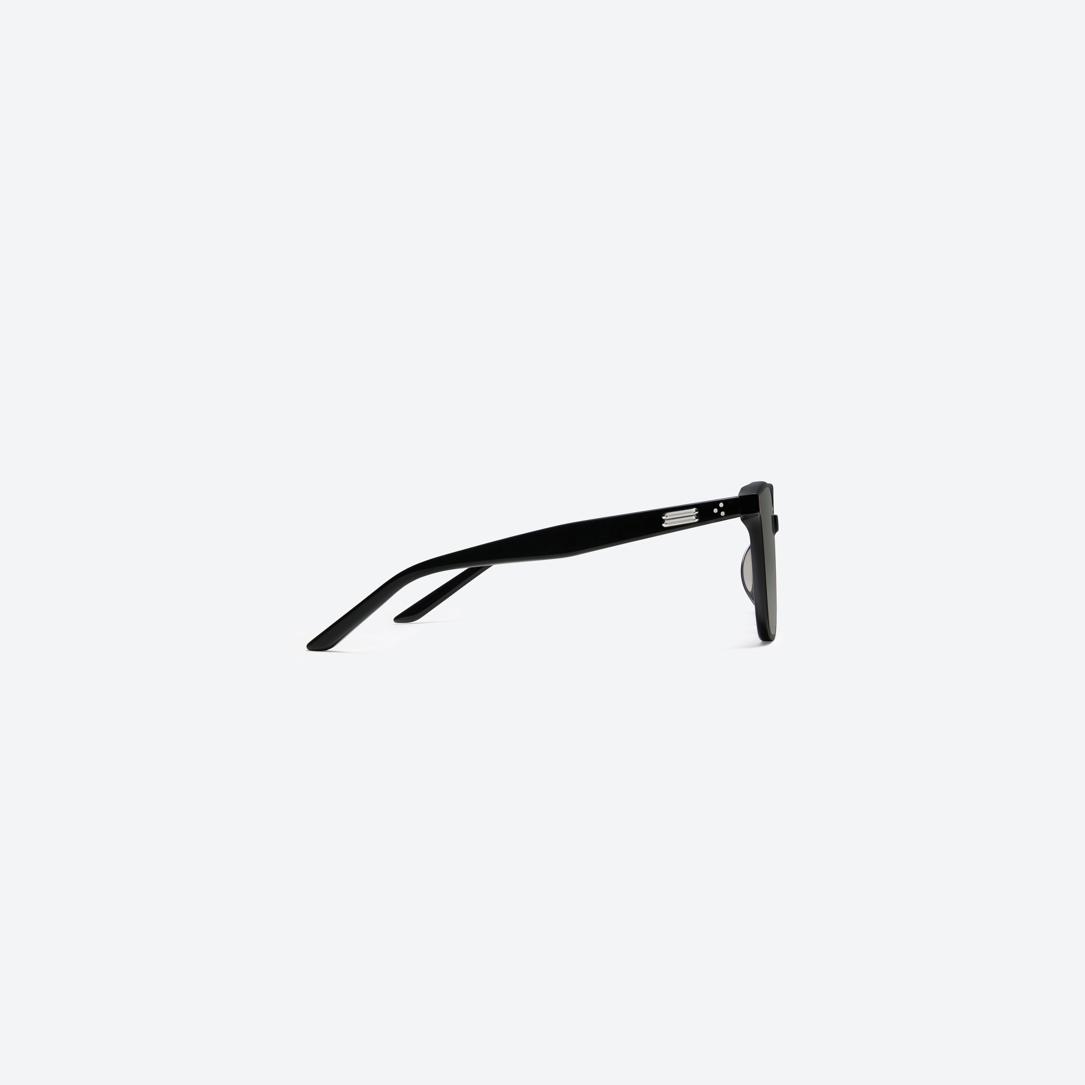 A detailed right view of Gentle Monster Alma 01 Recycled Similar Black Acetate Renew framed Square sunglasses.