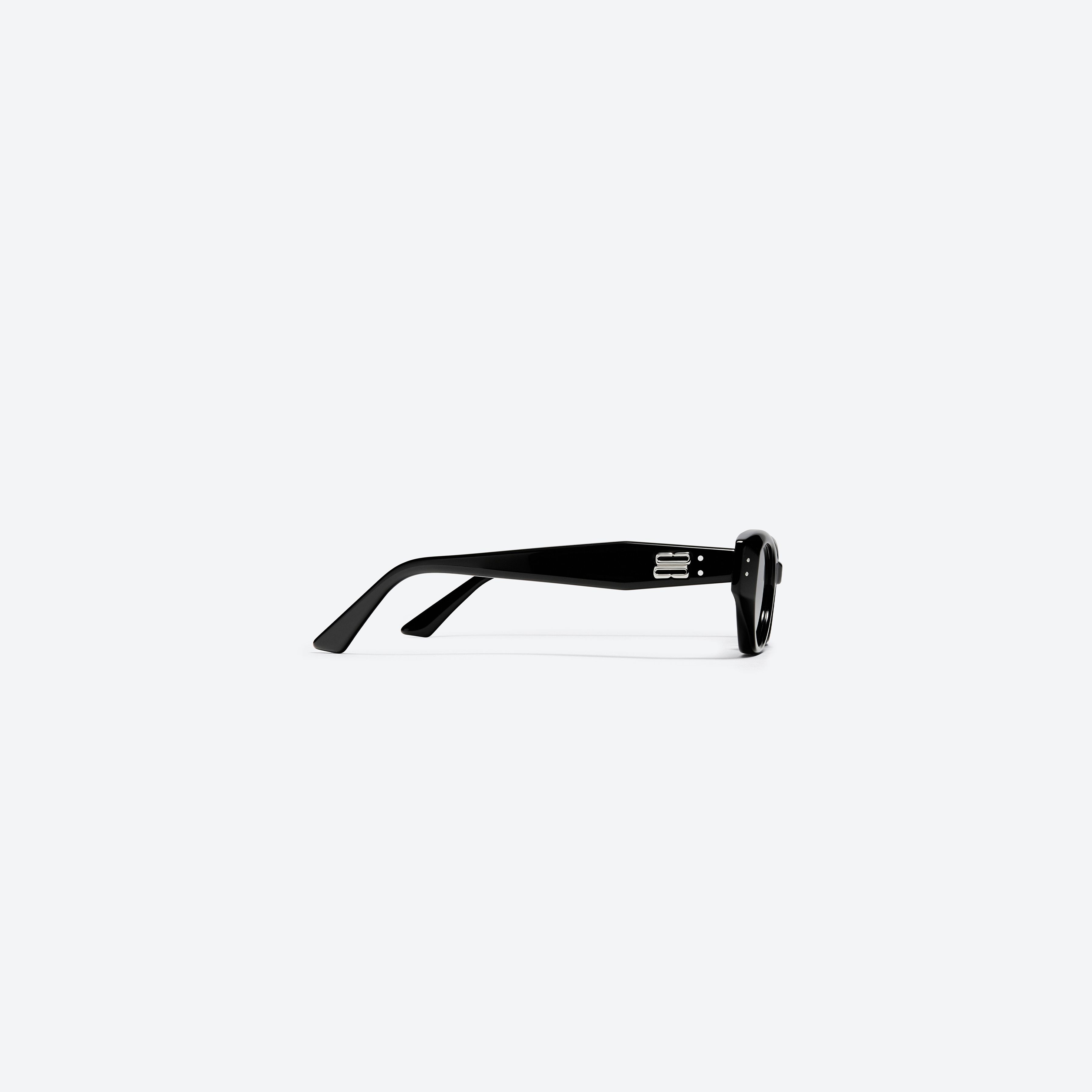 A detailed right view of Gentle Monster Rococo 01 Recycled Similar Black Acetate Renew framed Cat-eye sunglasses.