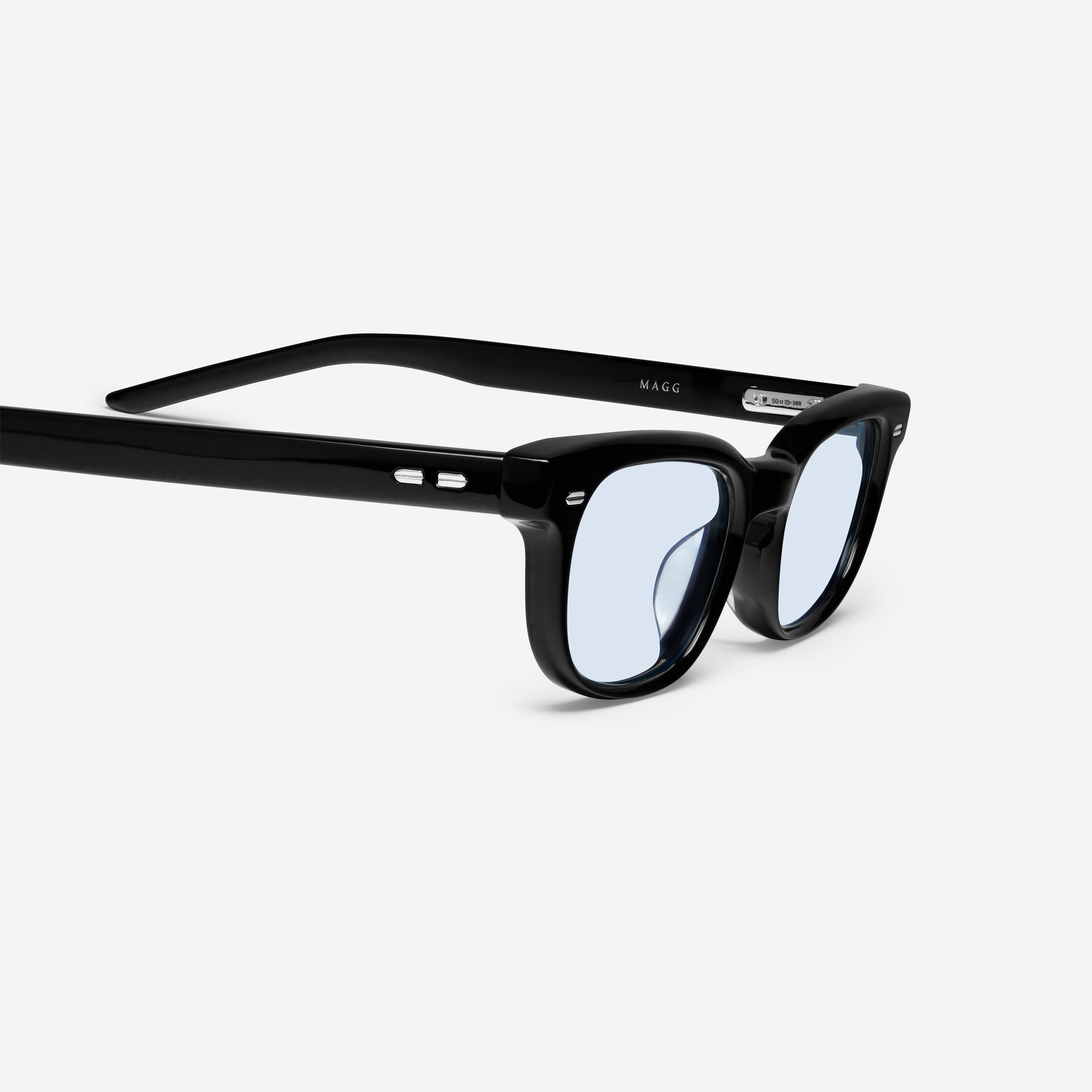 45-degree detailed view of Gentle Monster Magg 01(bl) Black Acetate framed Round sunglasses.