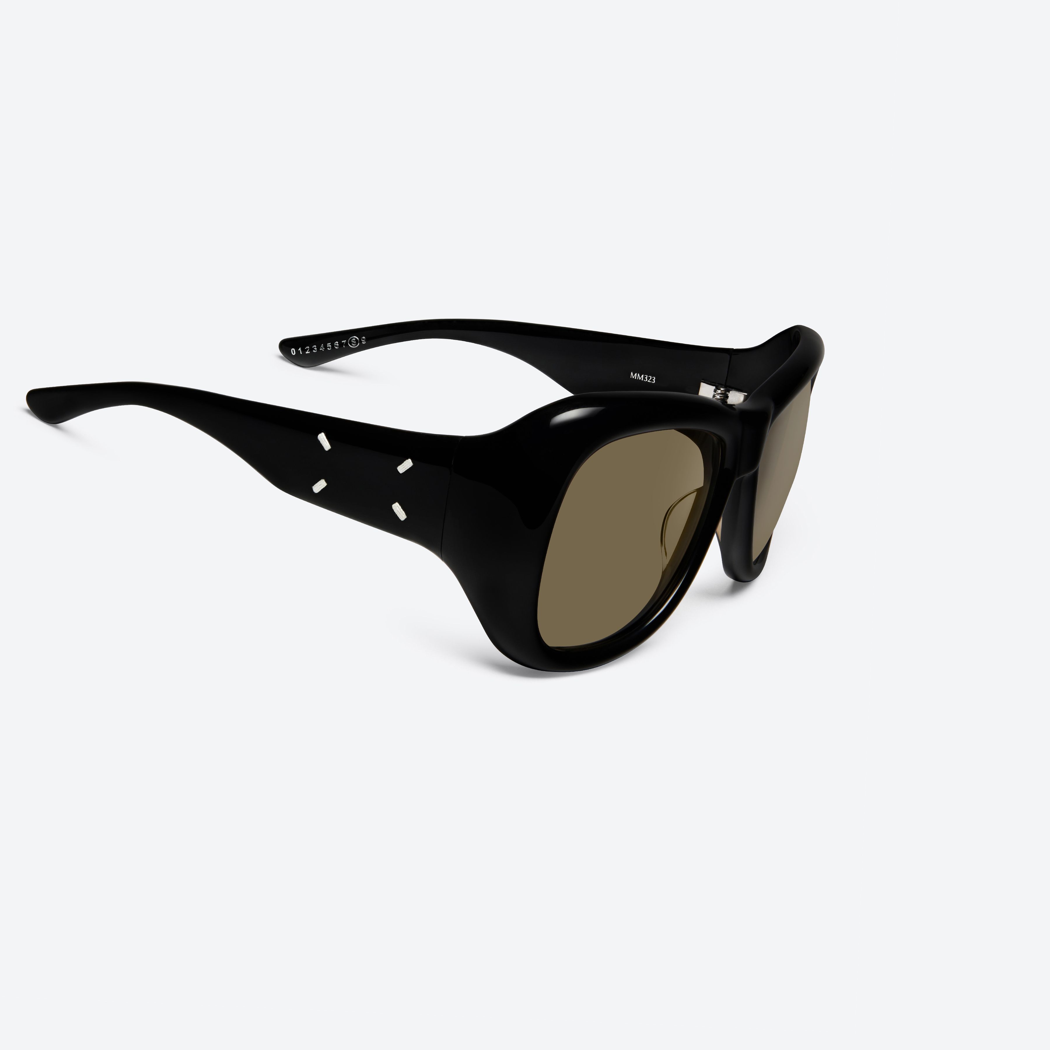 45-degree detailed view of Gentle Monster Maison Margiela - MM323 01 Black Acetate framed Aviator sunglasses.