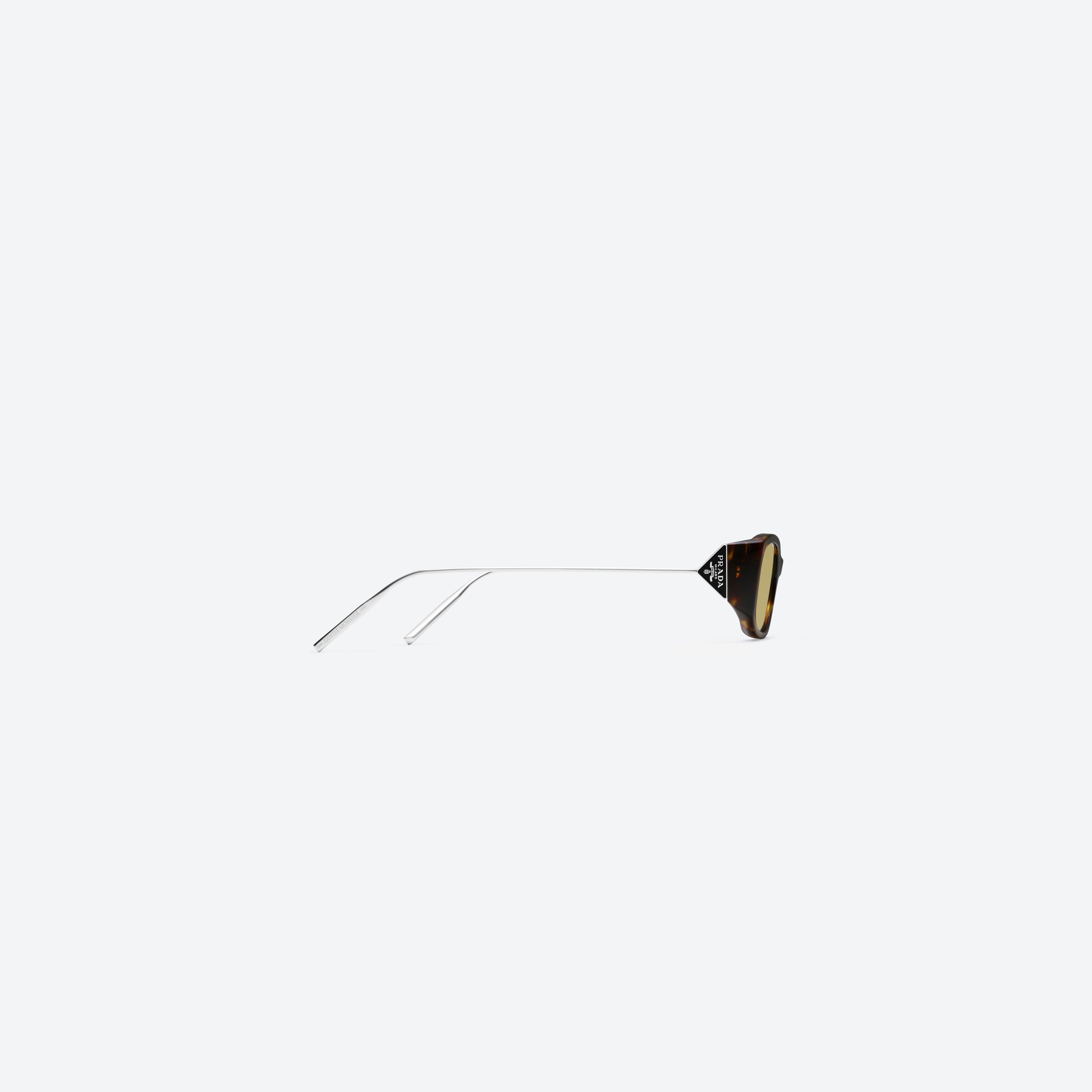 A detailed right view of Gentle Monster Prada Gentle Monster 1 T9 Tortoise Mixed framed Square sunglasses.