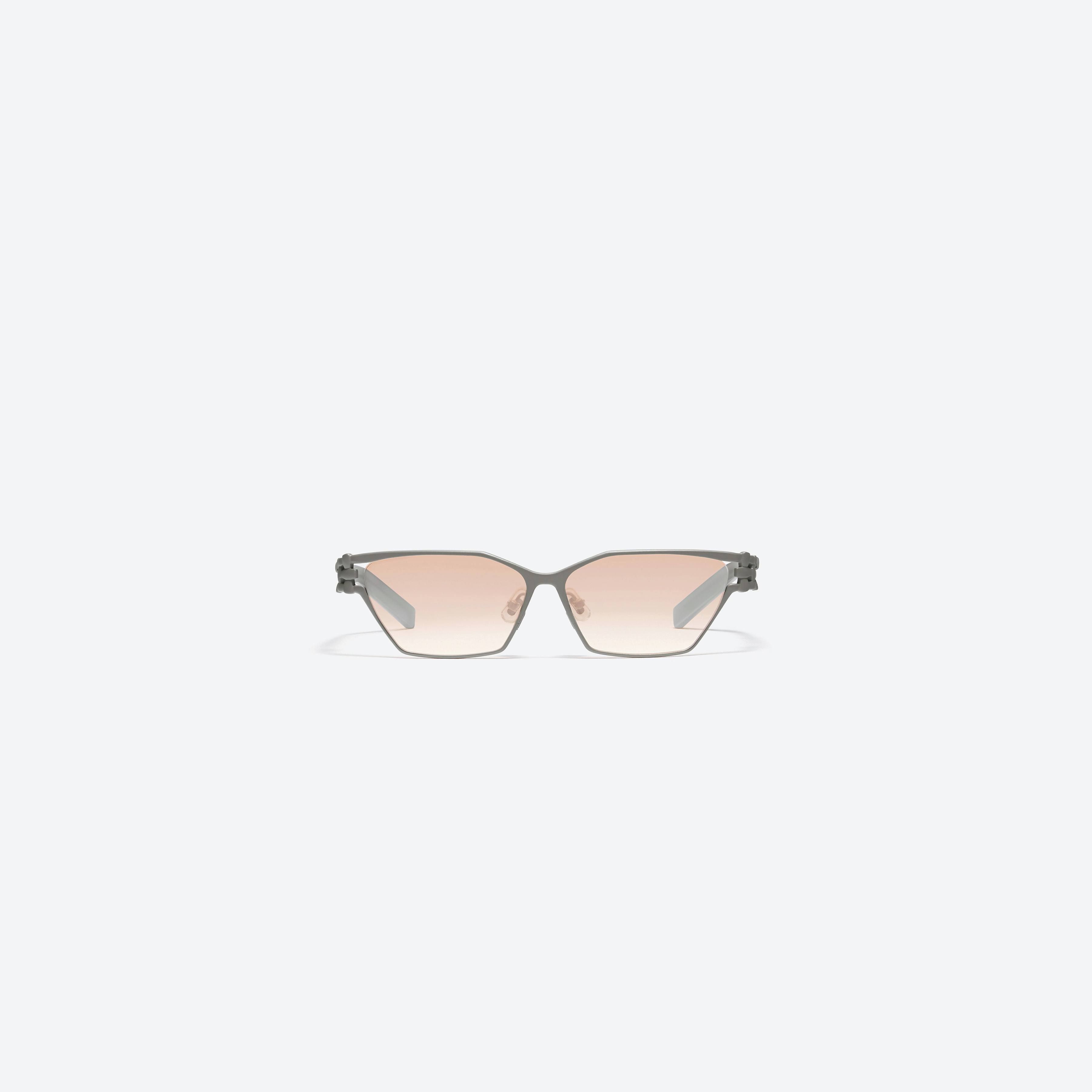 A front view of Gentle Monster De Fi G2 Gray Mixed framed Cat-eye sunglasses.