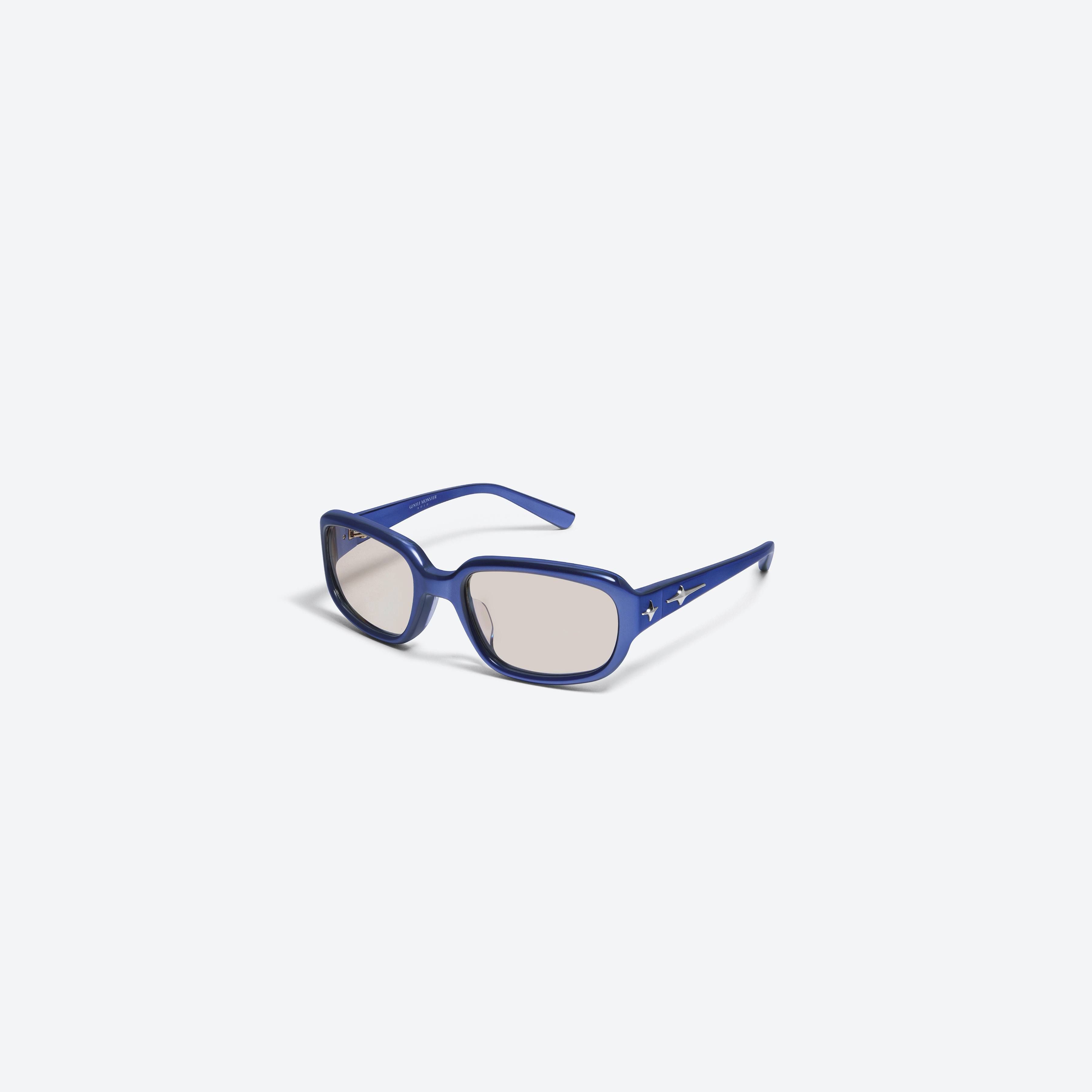 45-degree view of Gentle Monster Noizer N5 Blue Acetate framed Square glasses.