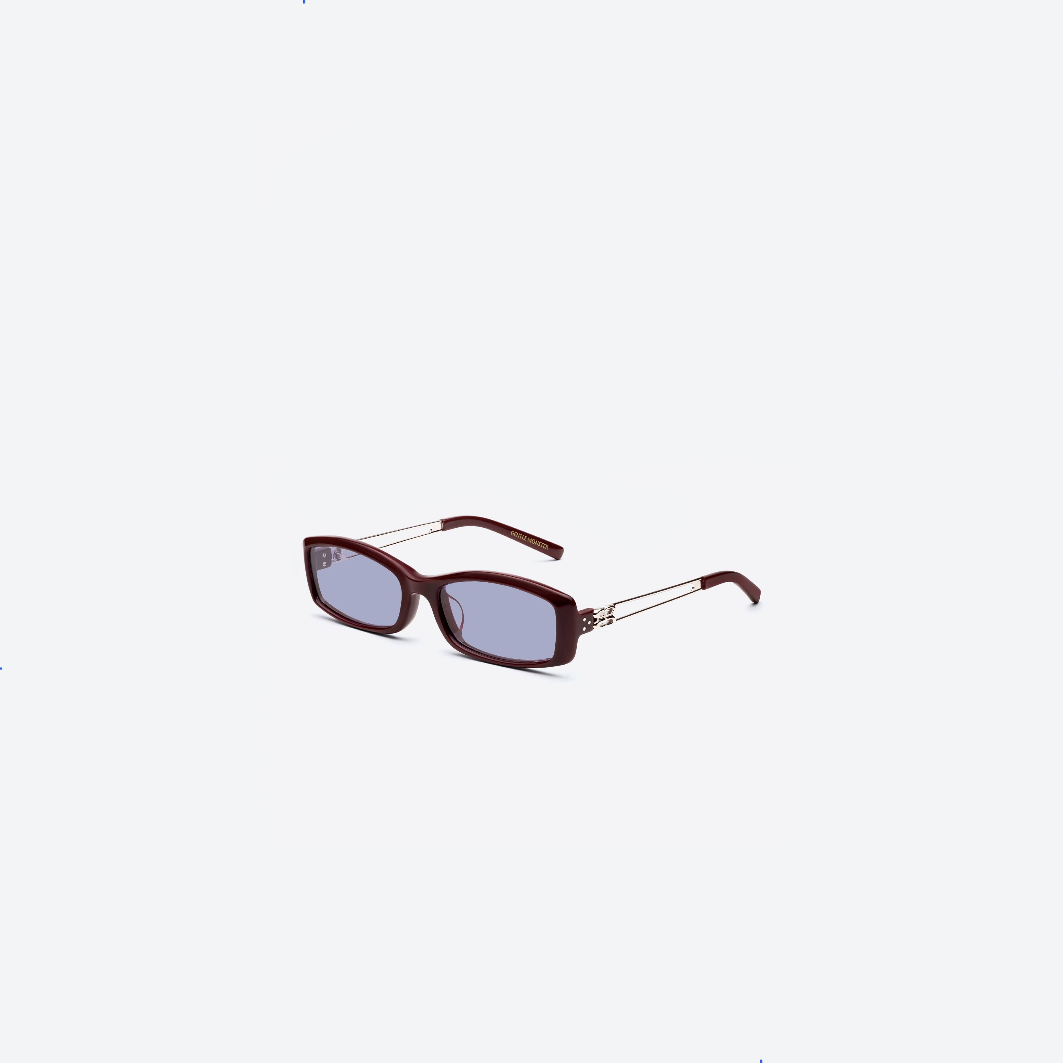 45-degree view of Gentle Monster Era R7 Red Mixed framed Square glasses.