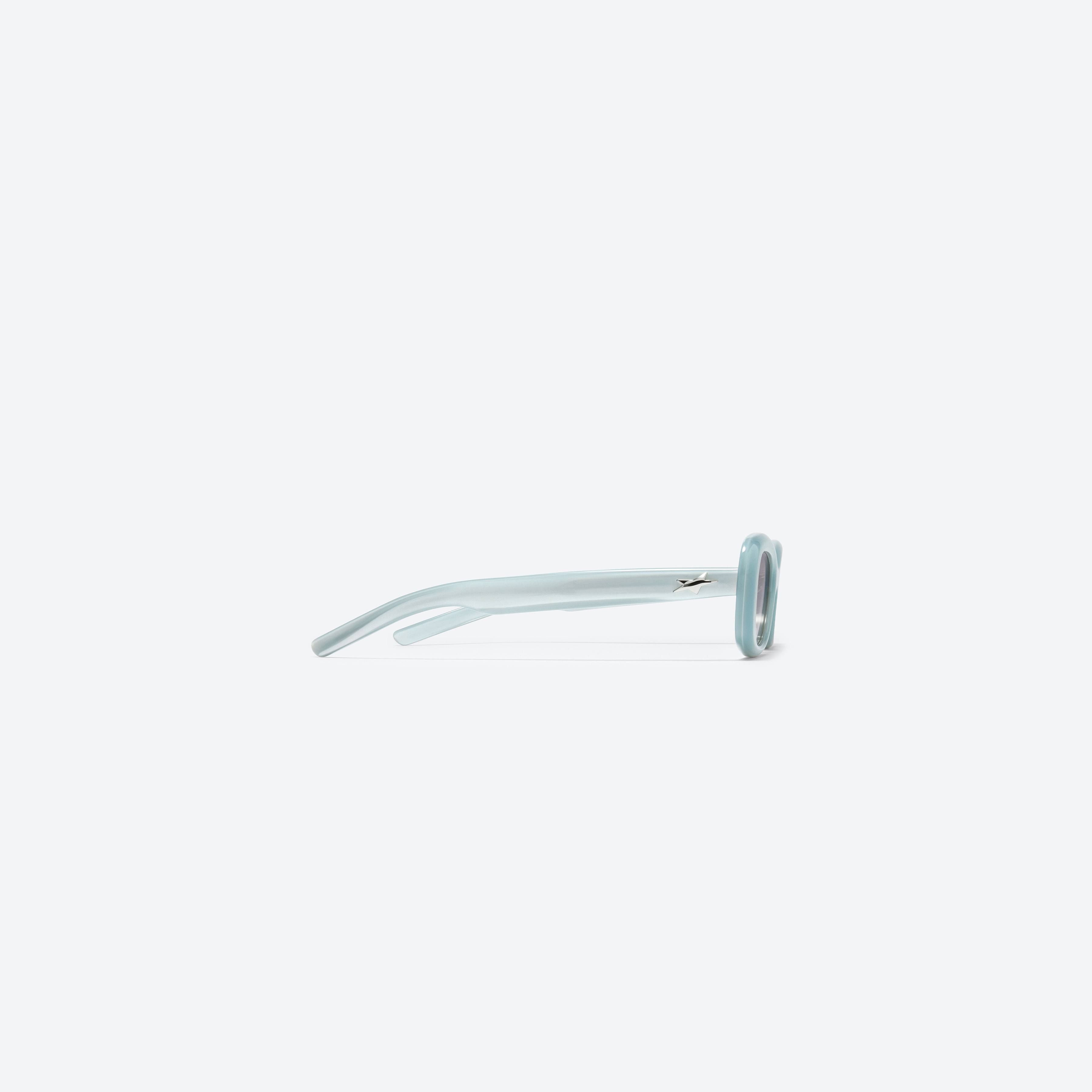 A detailed right view of Gentle Monster Oracle.S BLC5 Gray Acetate framed Square sunglasses.