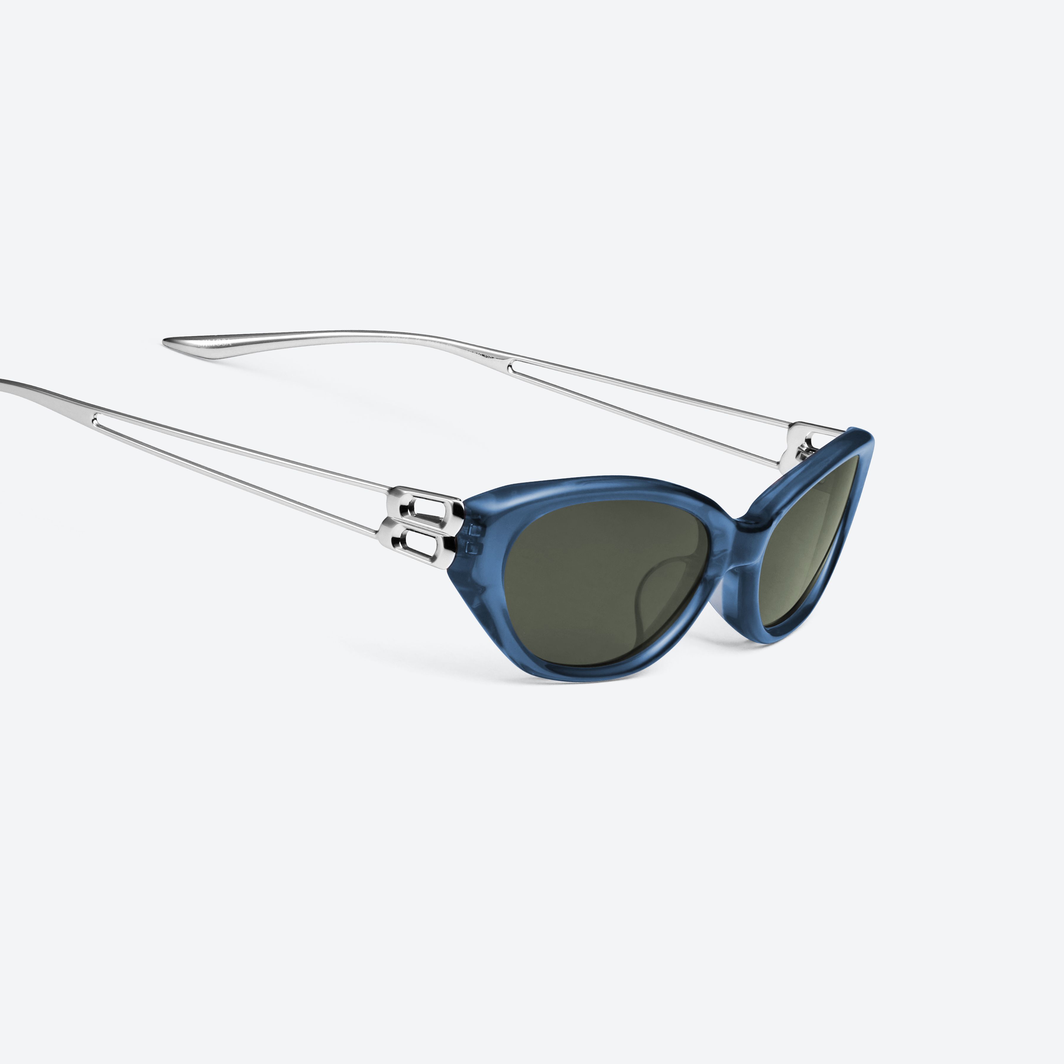 45-degree detailed view of Gentle Monster Mimosa NC2 Blue Mixed framed Cat-eye sunglasses.
