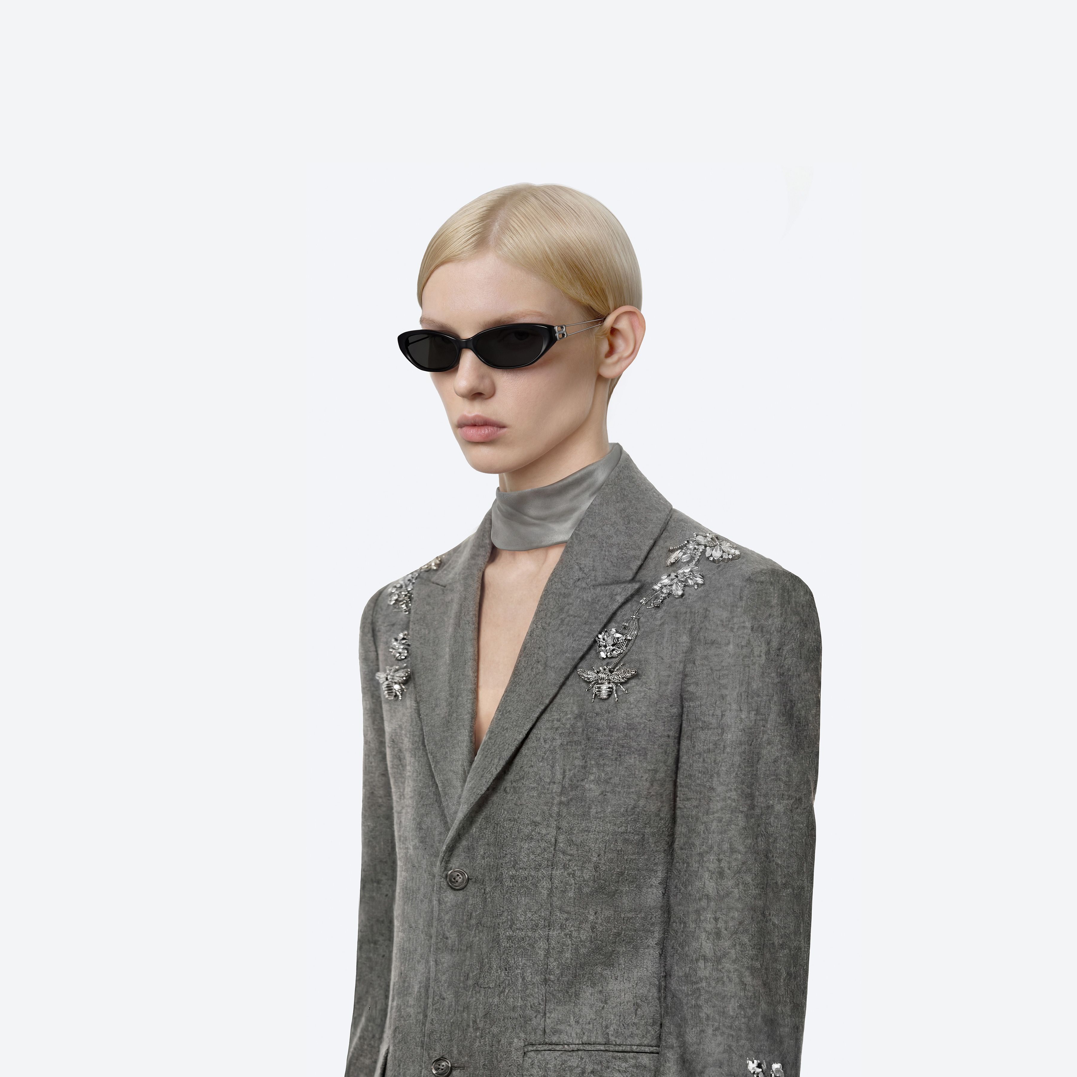 Model wearing the Mimosa 01 Black Mixed framed Cat-eye sunglasses.