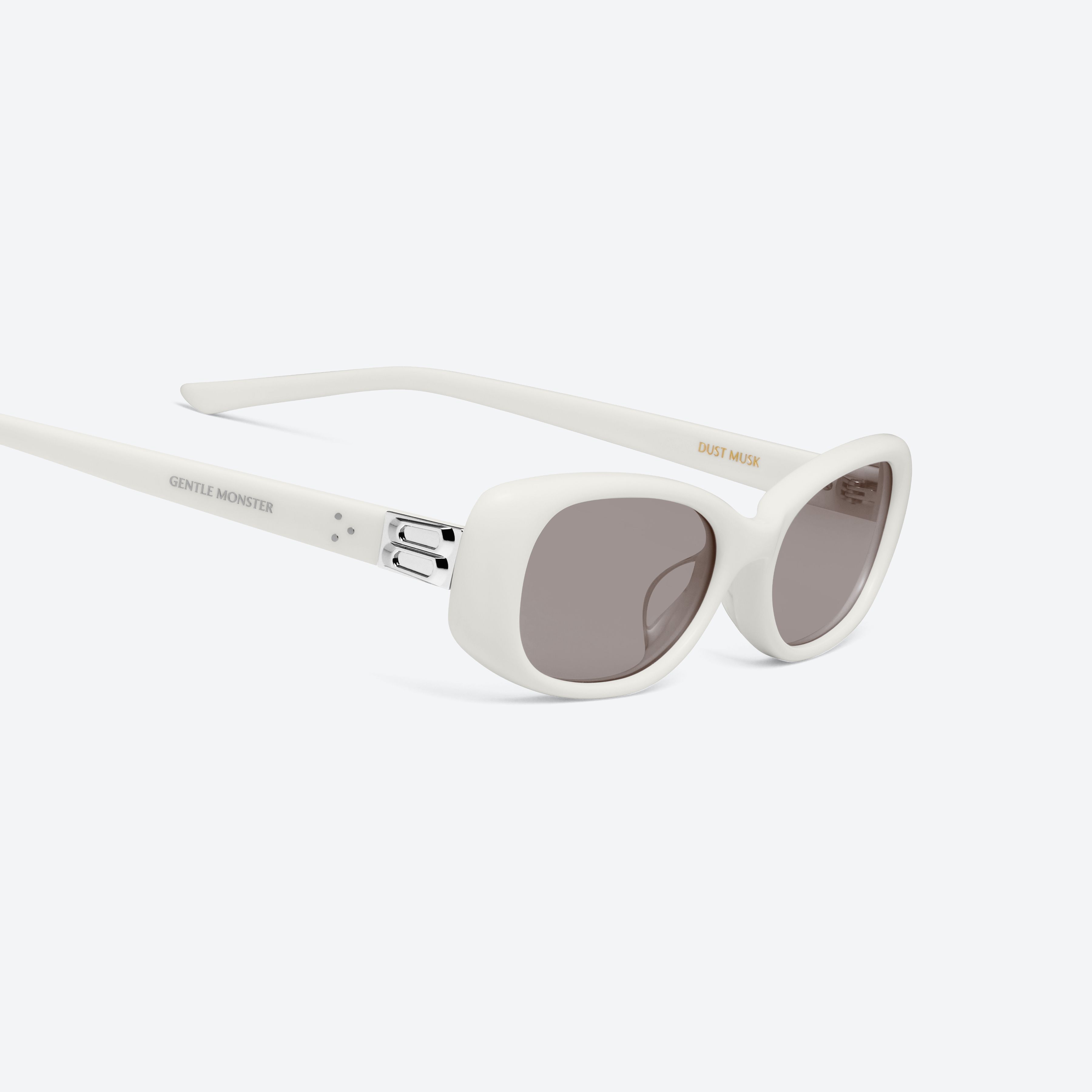 45-degree detailed view of Gentle Monster Dust Musk W2 White Acetate framed Square sunglasses.