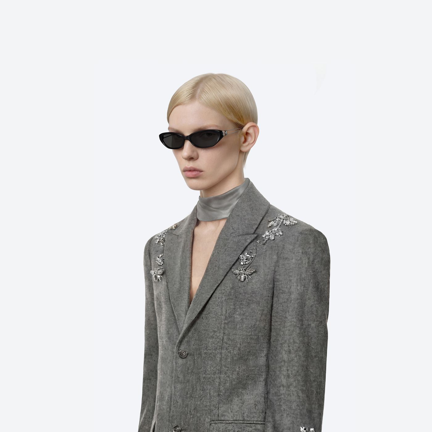 Model wearing the Mimosa 01 Black Mixed framed Cat-eye sunglasses.