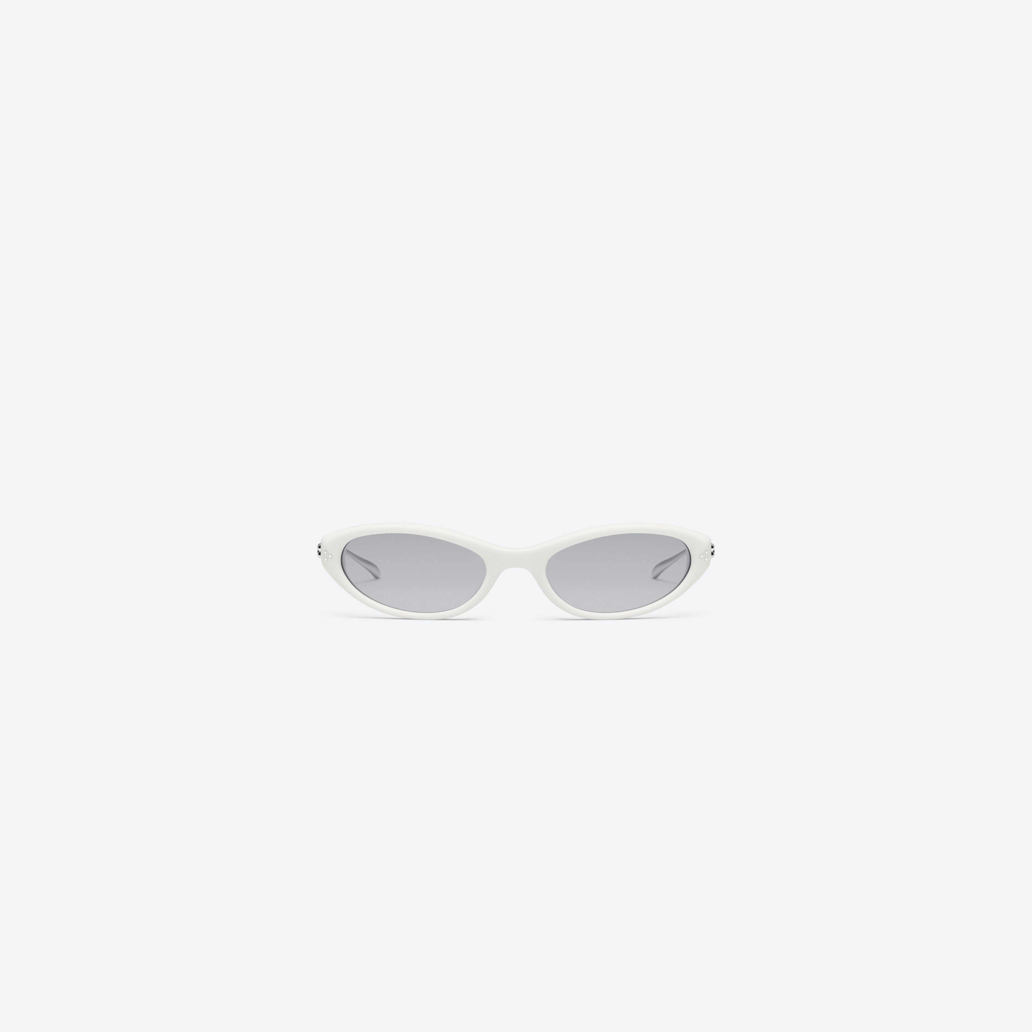A front view of Gentle Monster Crepe W2 White Mixed framed Cat-eye sunglasses.