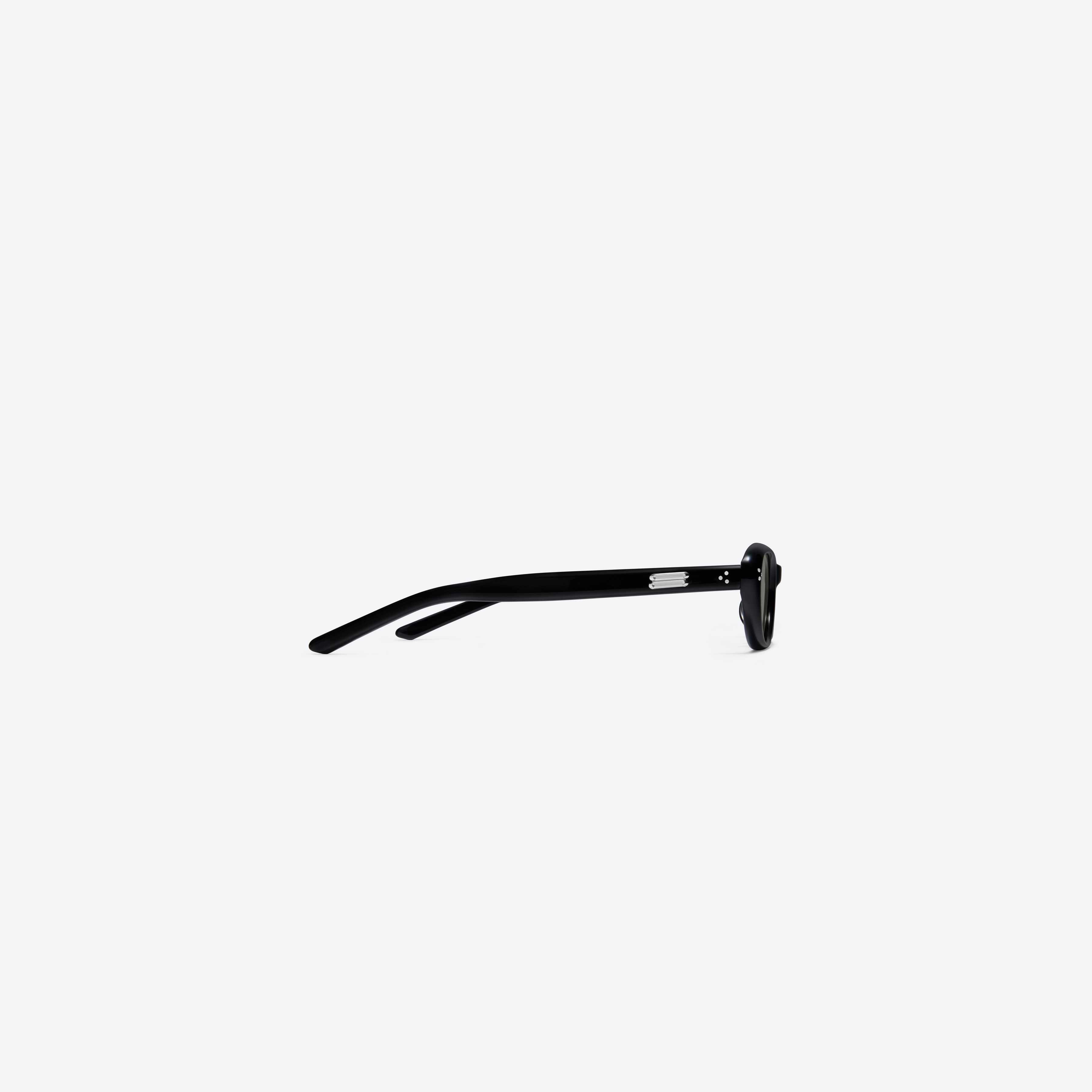 A detailed right view of Gentle Monster Madlenne 01 Black Acetate framed Cat-eye sunglasses.