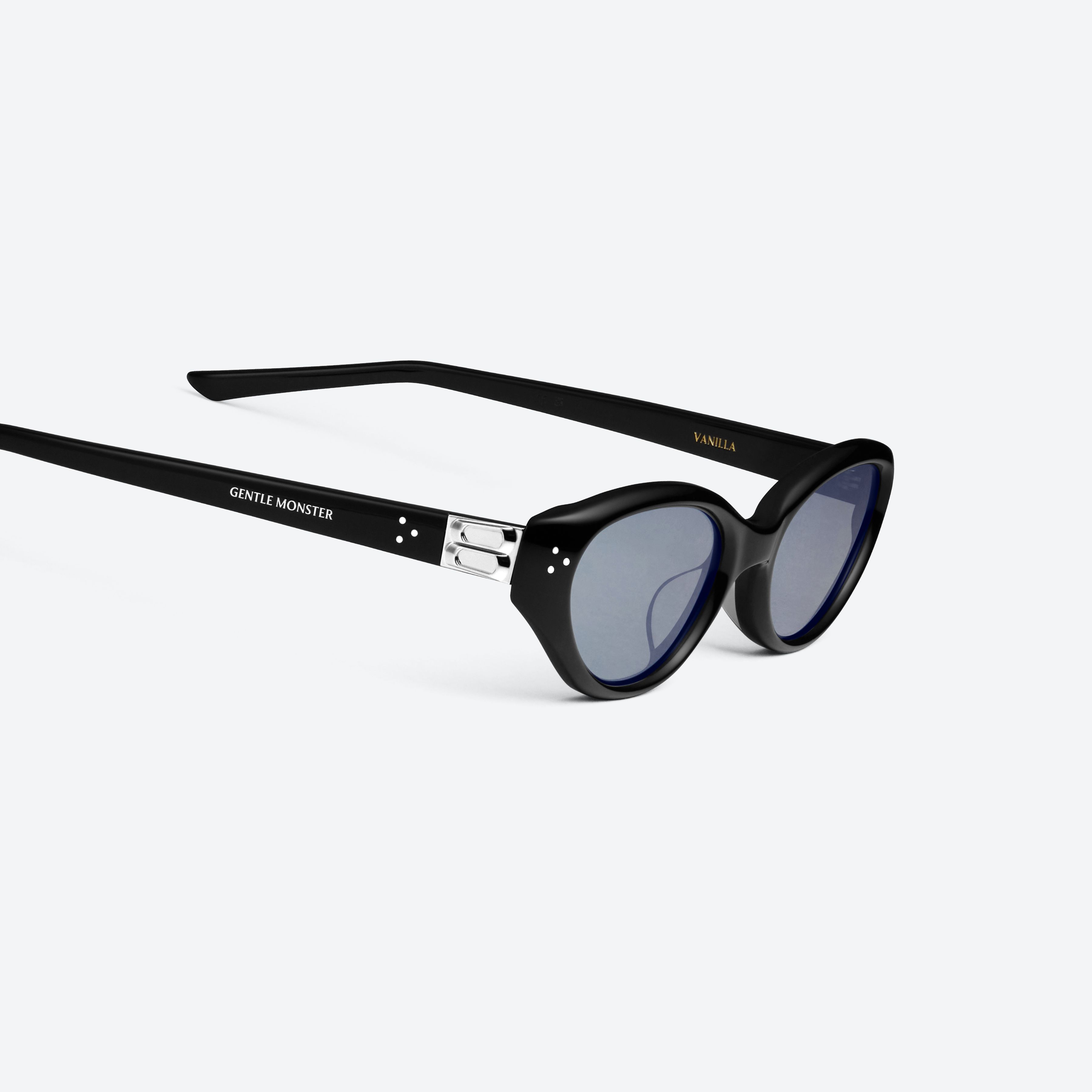 45-degree detailed view of Gentle Monster Vanilla 01(SM) Black Acetate framed Cat-eye sunglasses.